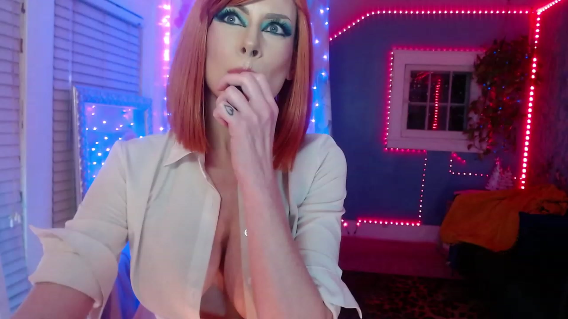 Gallery image thumbnail from SvetlanaSnow's myfreecams stream on, 03/15/2023, 07:09 image 13 of 20