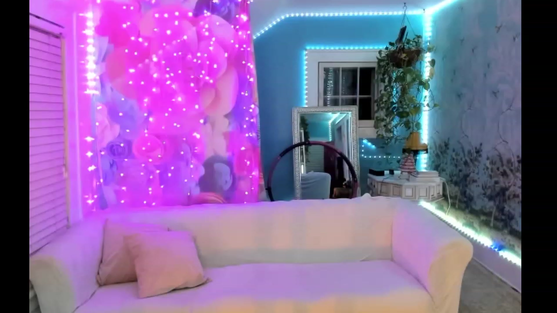 Gallery image thumbnail from SvetlanaSnow's myfreecams stream on, 07/03/2023, 07:14 image 6 of 20