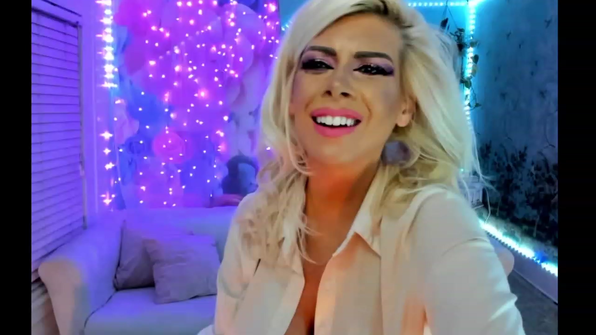 Gallery image thumbnail from SvetlanaSnow's myfreecams stream on, 07/03/2023, 08:07 image 16 of 20