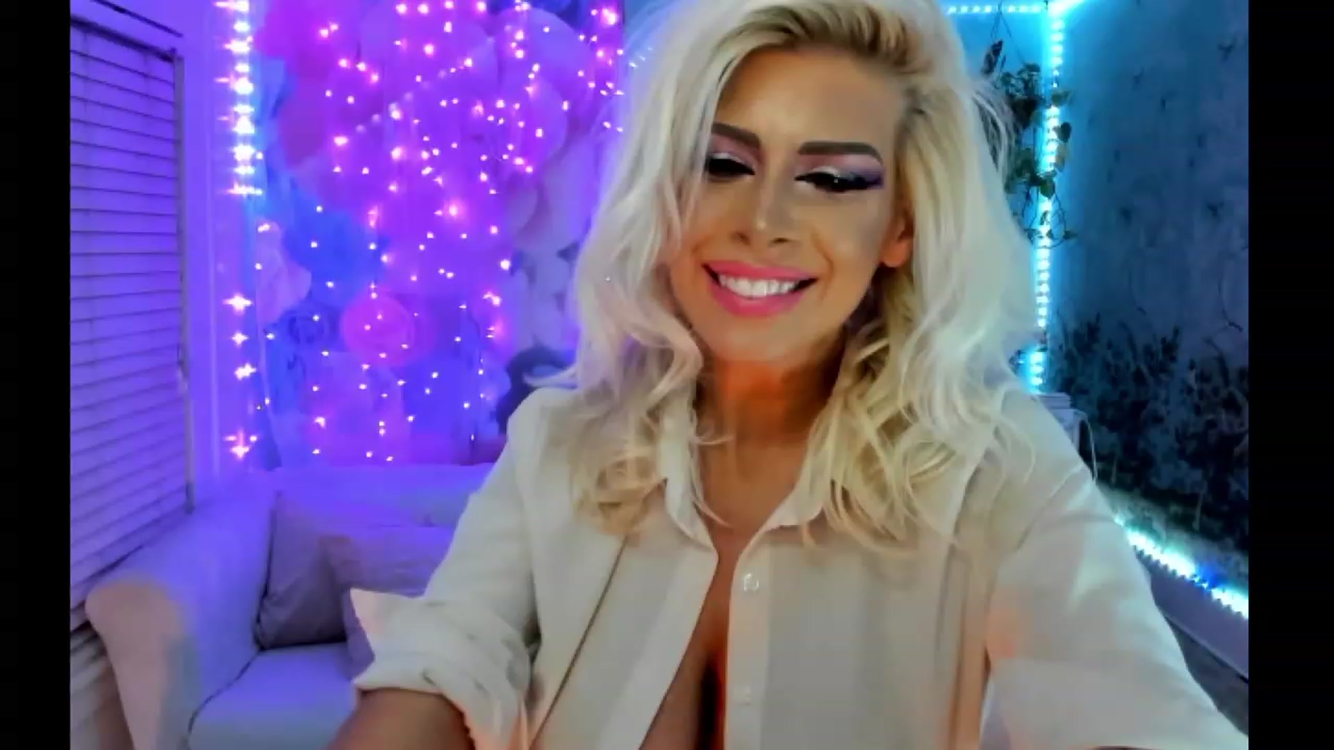 Gallery image thumbnail from SvetlanaSnow's myfreecams stream on, 07/03/2023, 08:07 image 18 of 20