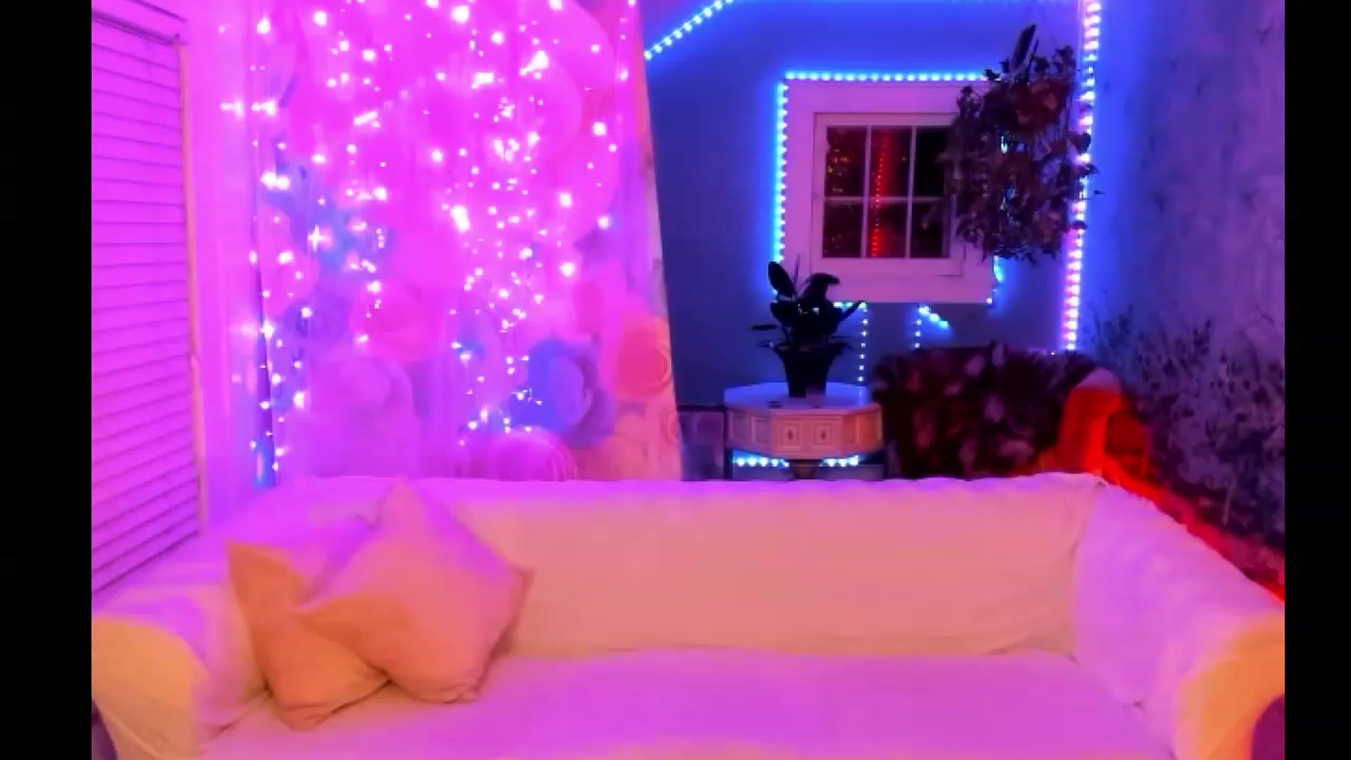 Gallery image thumbnail from SvetlanaSnow's myfreecams stream on, 09/28/2023, 07:32 image 1 of 20