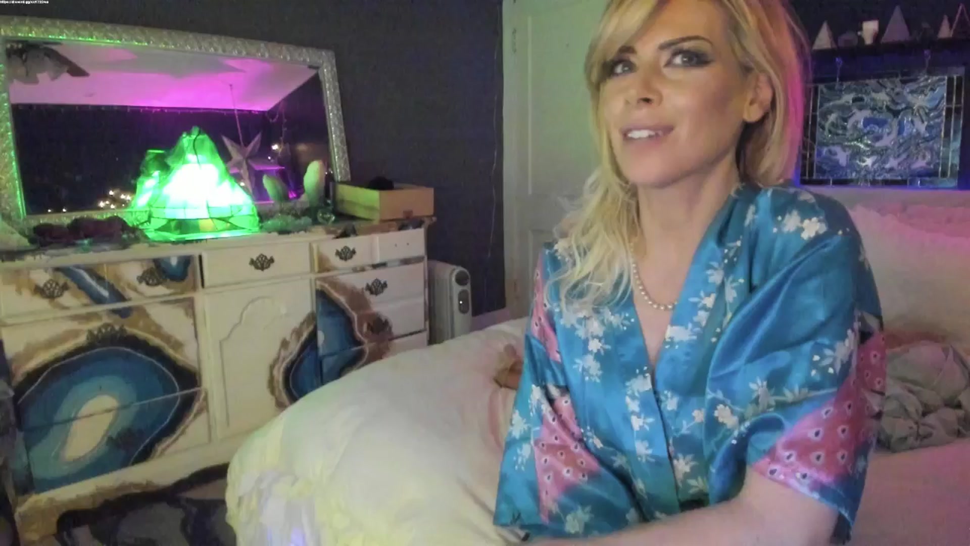 Gallery image thumbnail from SvetlanaSnow's myfreecams stream on, 03/29/2025, 08:03 image 14 of 20