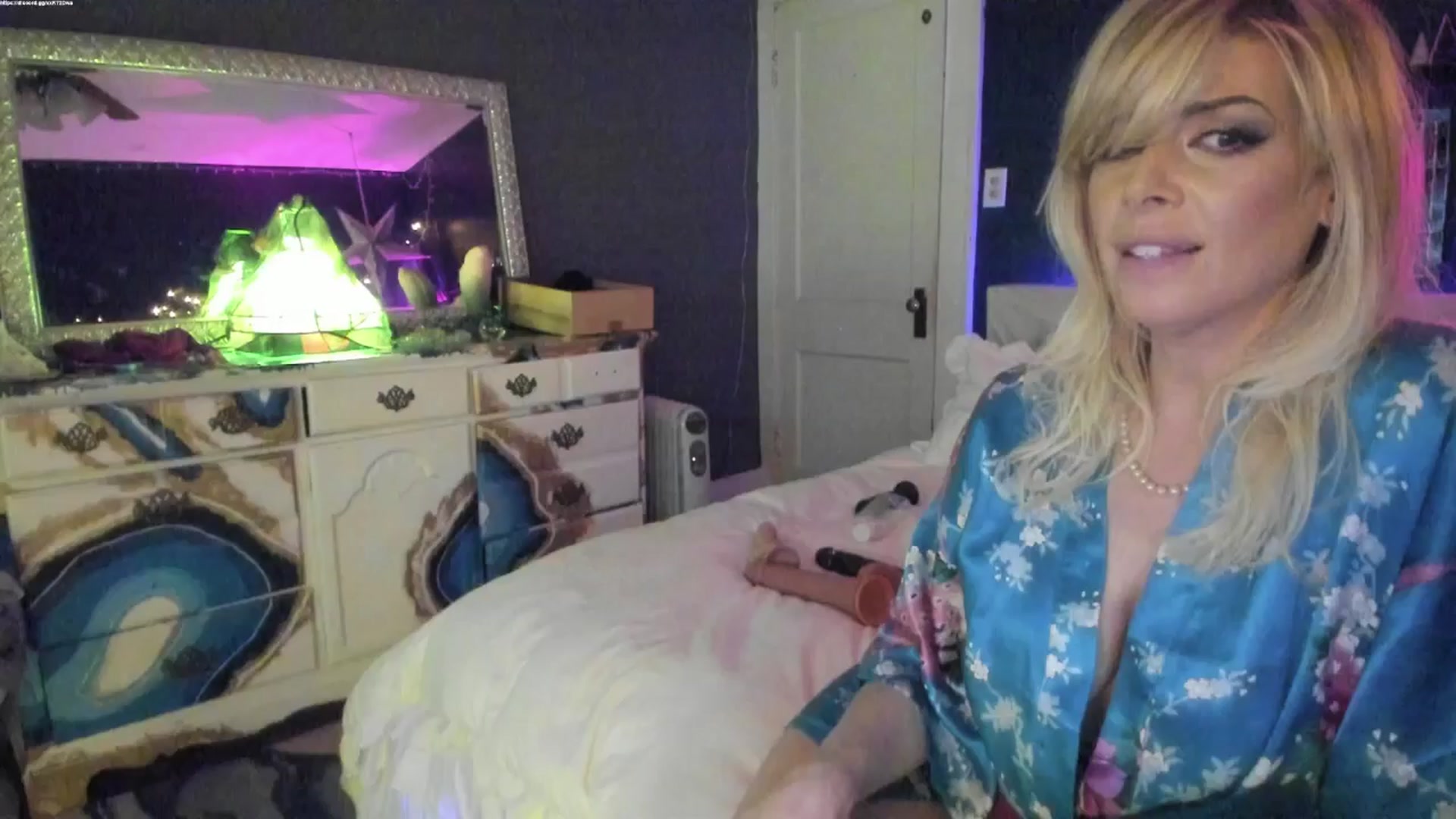 Gallery image thumbnail from SvetlanaSnow's myfreecams stream on, 03/29/2025, 08:03 image 10 of 20