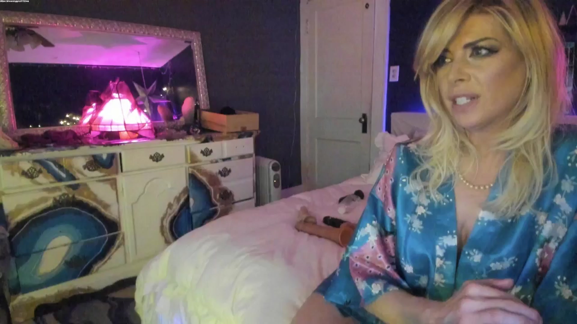 Gallery image thumbnail from SvetlanaSnow's myfreecams stream on, 03/29/2025, 08:03 image 11 of 20