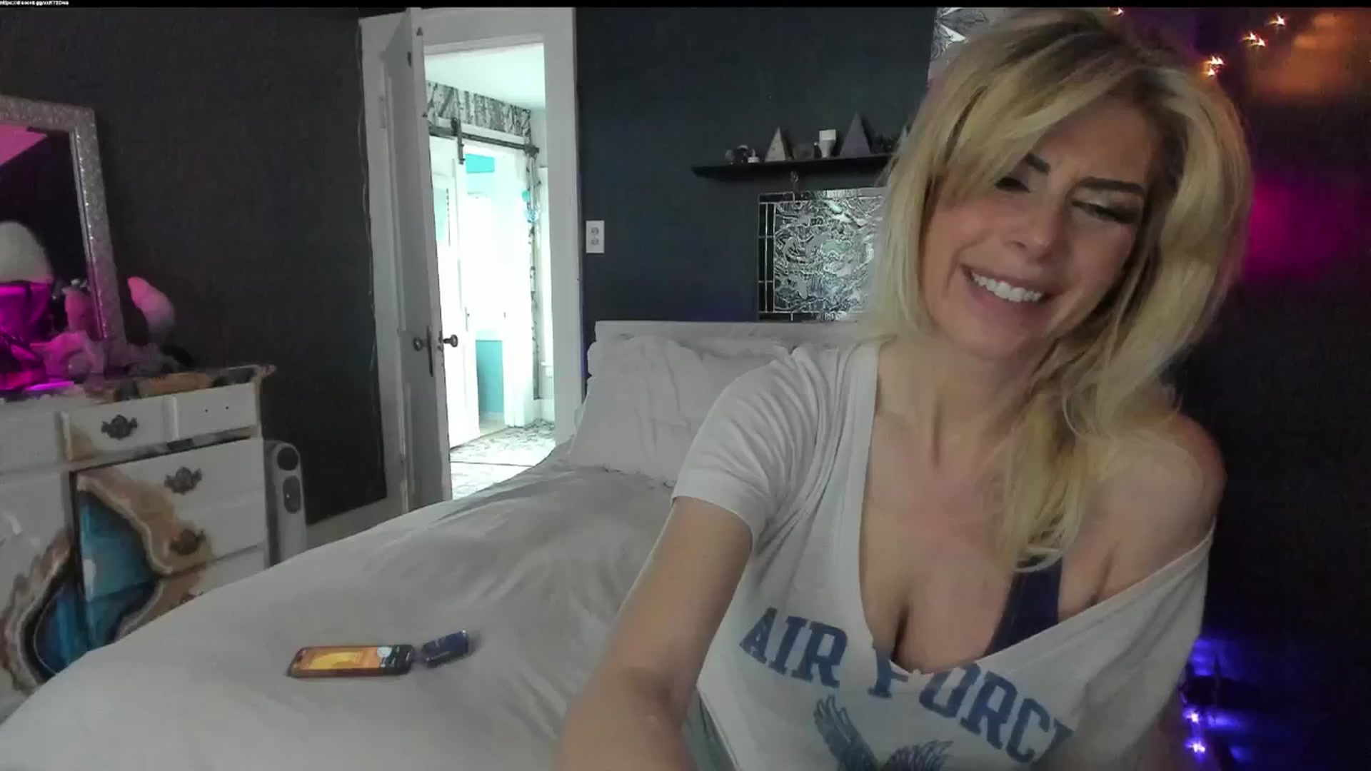 Gallery image thumbnail from SvetlanaSnow's myfreecams stream on, 04/02/2025, 15:26 image 17 of 20
