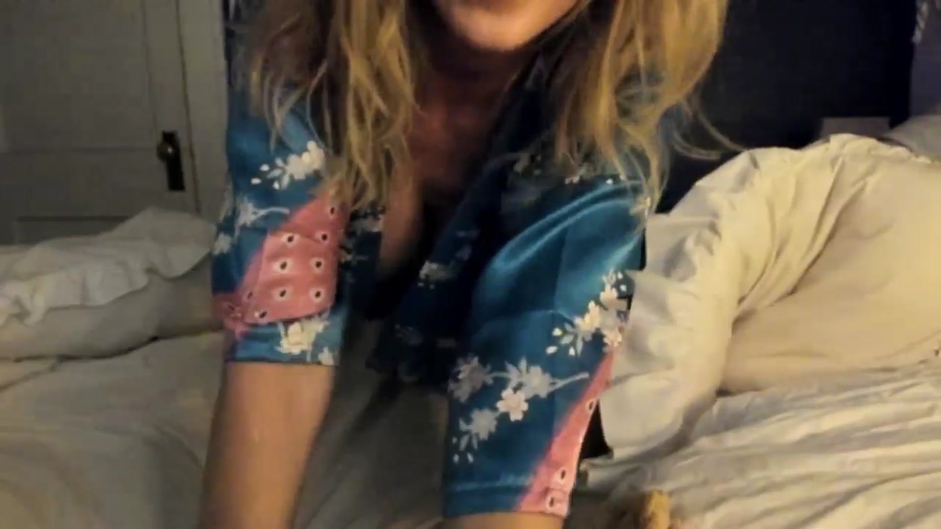 Gallery image thumbnail from SvetlanaSnow's myfreecams stream on, 09/19/2025, 08:17 image 10 of 20