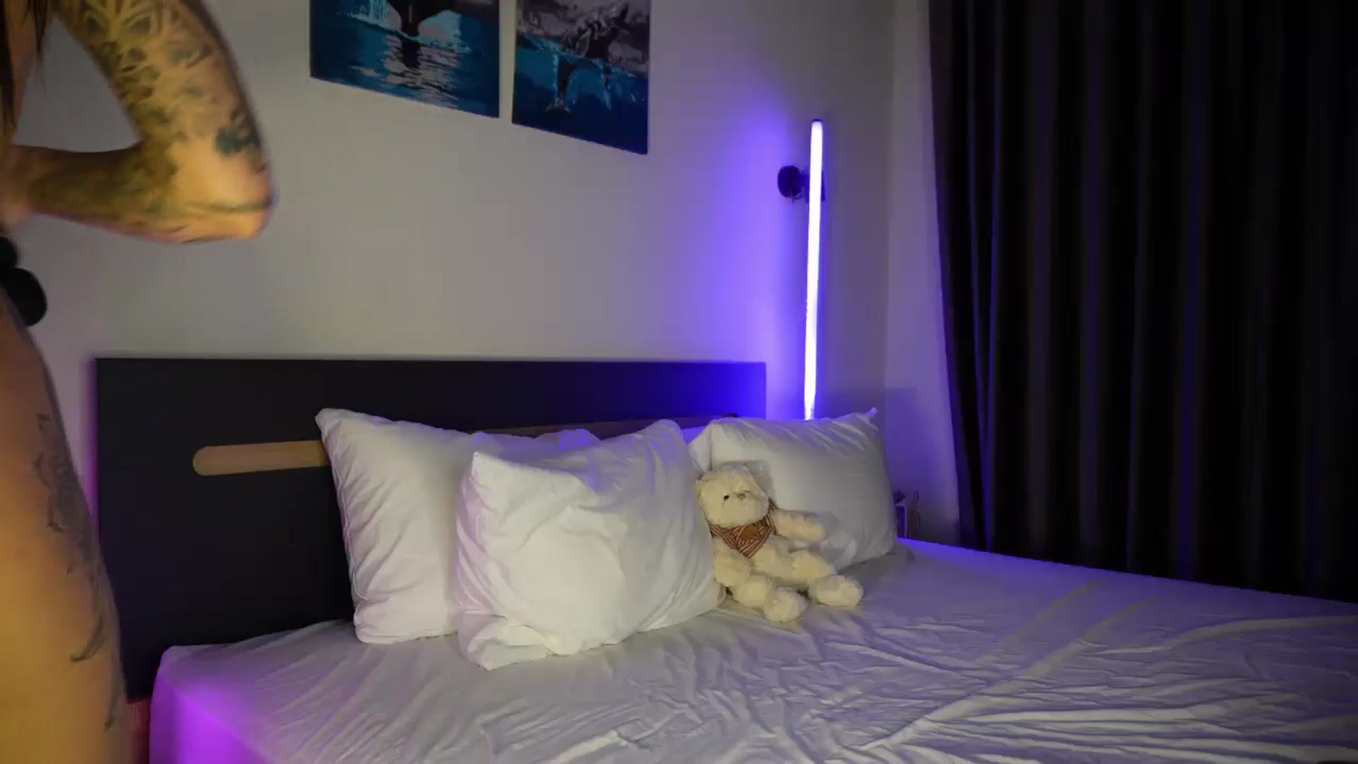 Gallery image thumbnail from SvitLunaa's myfreecams stream on, 12/28/2025, 20:41 image 16 of 20