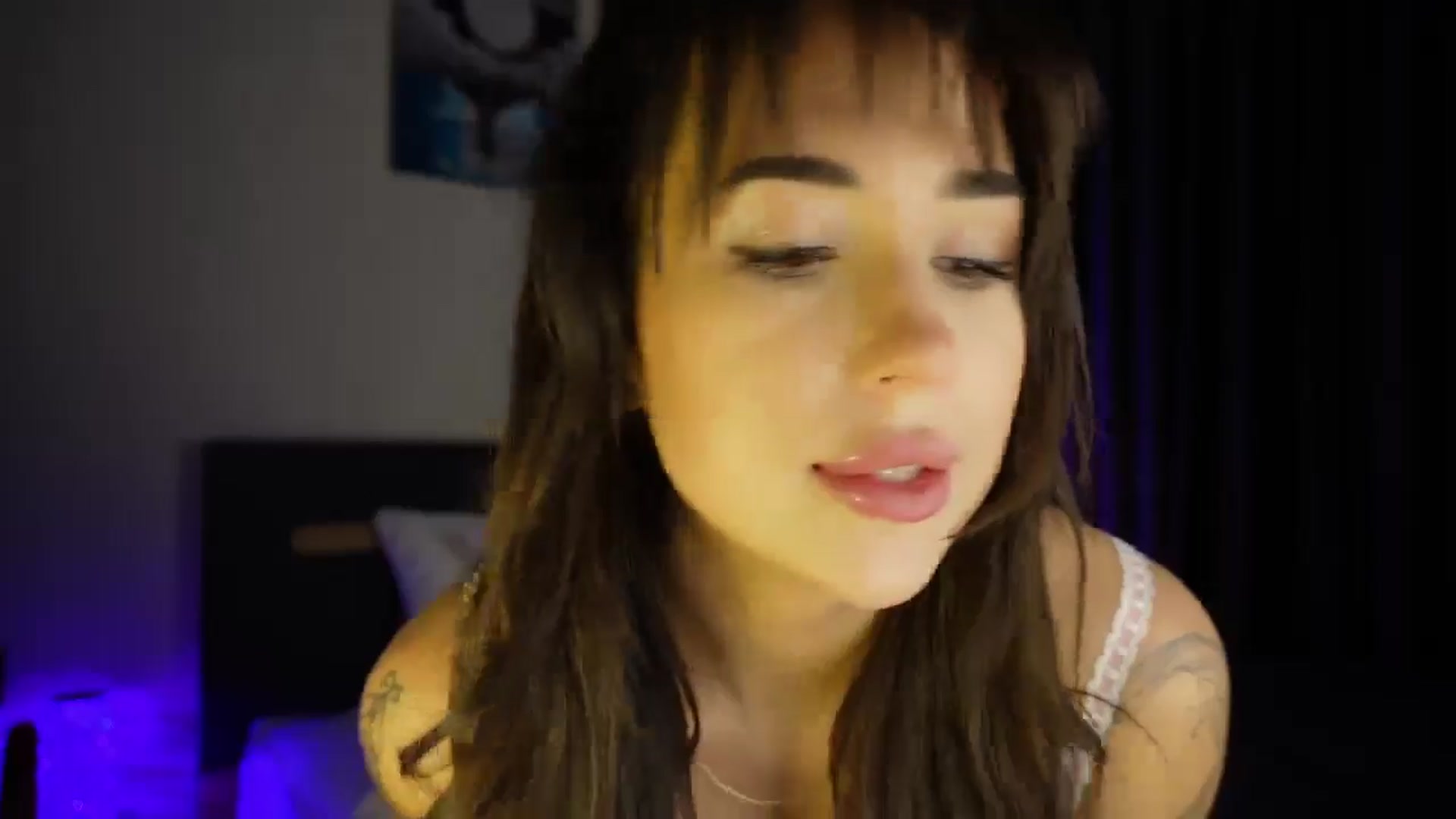 Gallery image thumbnail from SvitLunaa's myfreecams stream on, 01/02/2026, 06:32 image 6 of 20