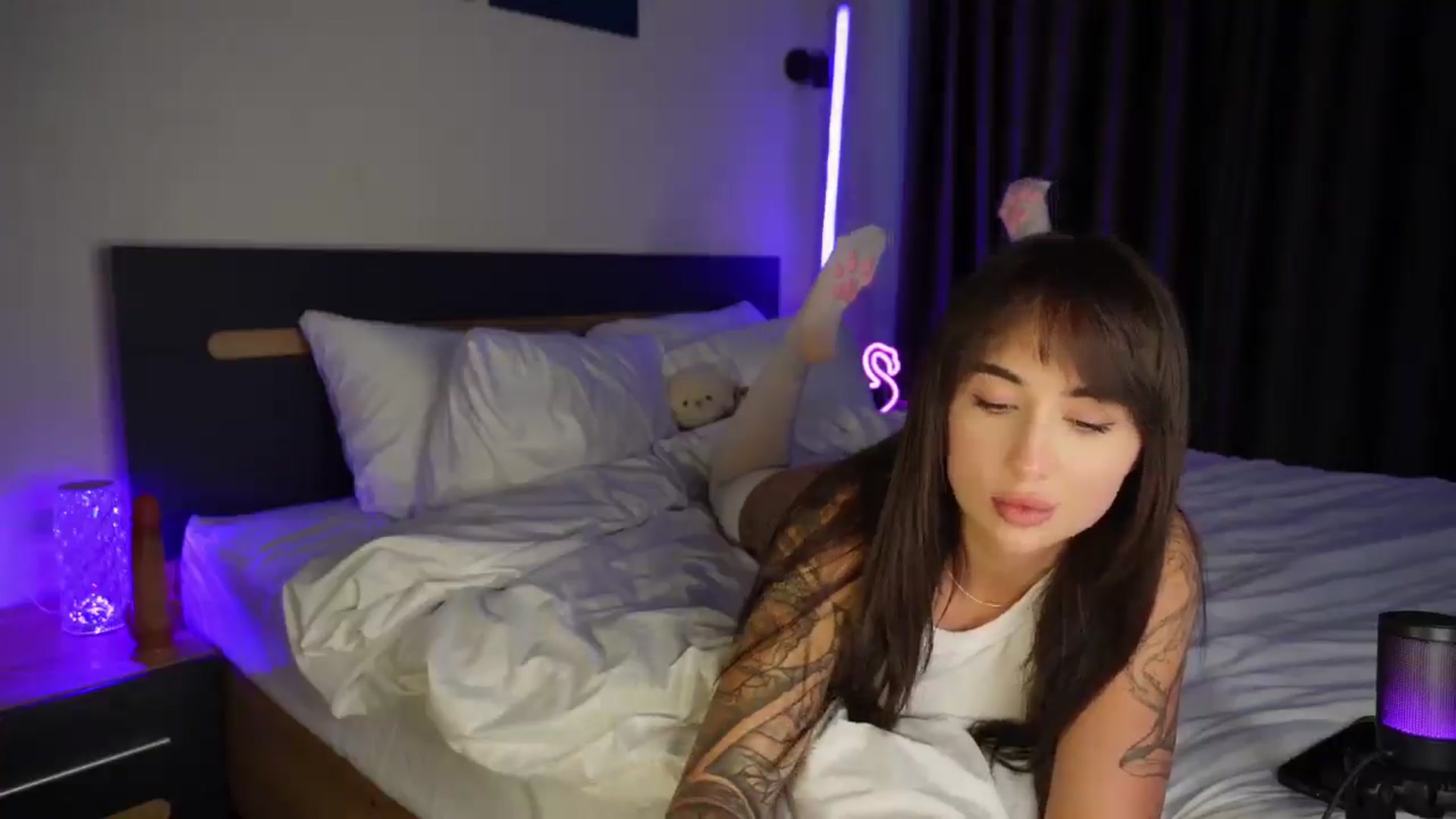 Gallery image thumbnail from SvitLunaa's myfreecams stream on, 01/05/2026, 14:00 image 10 of 20