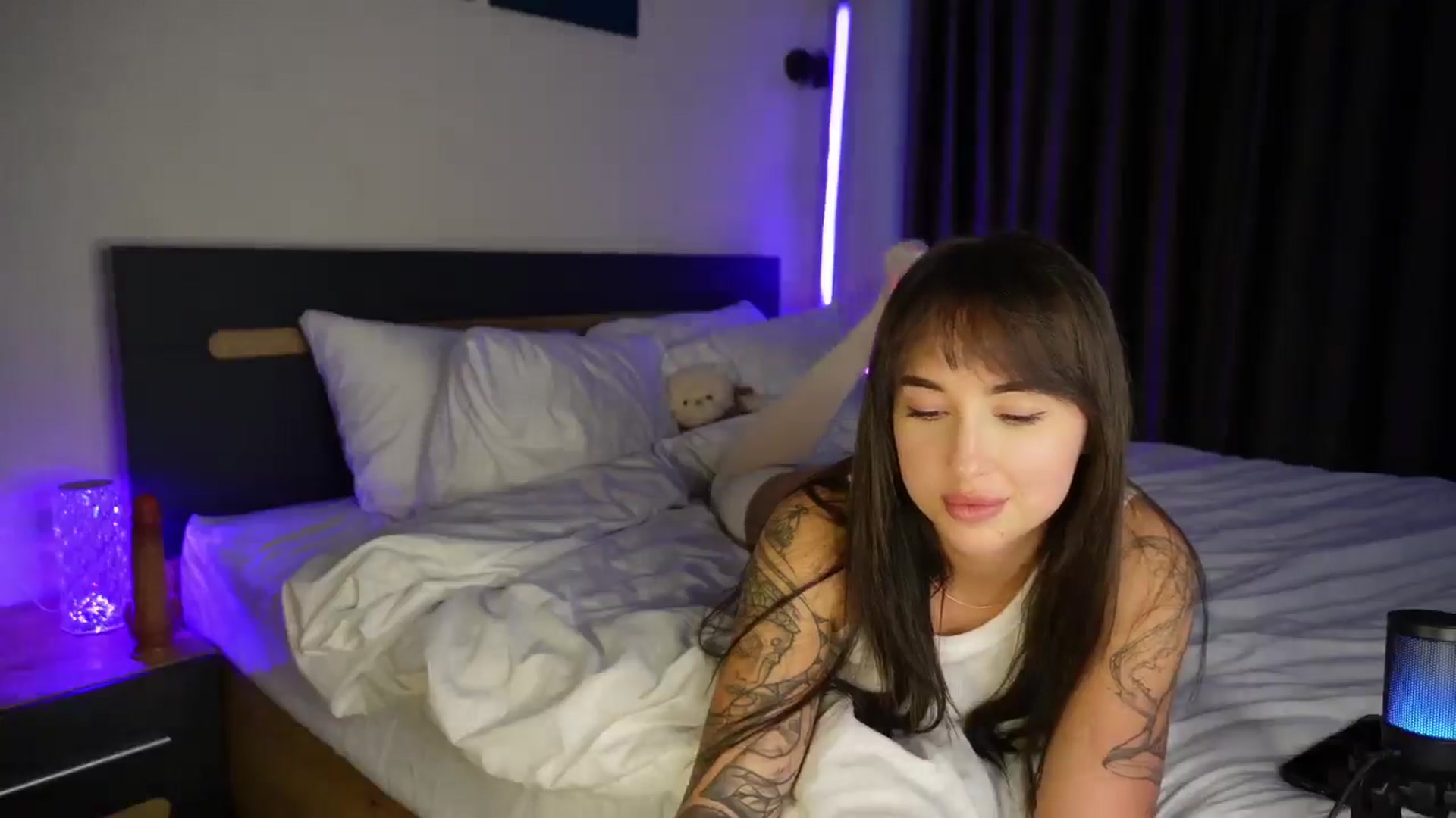 Gallery image thumbnail from SvitLunaa's myfreecams stream on, 01/05/2026, 14:00 image 13 of 20