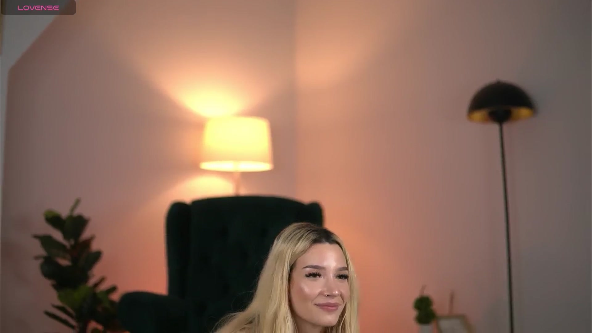 Gallery image thumbnail from SvveetLuna's myfreecams stream on, 03/26/2026, 13:37 image 13 of 20