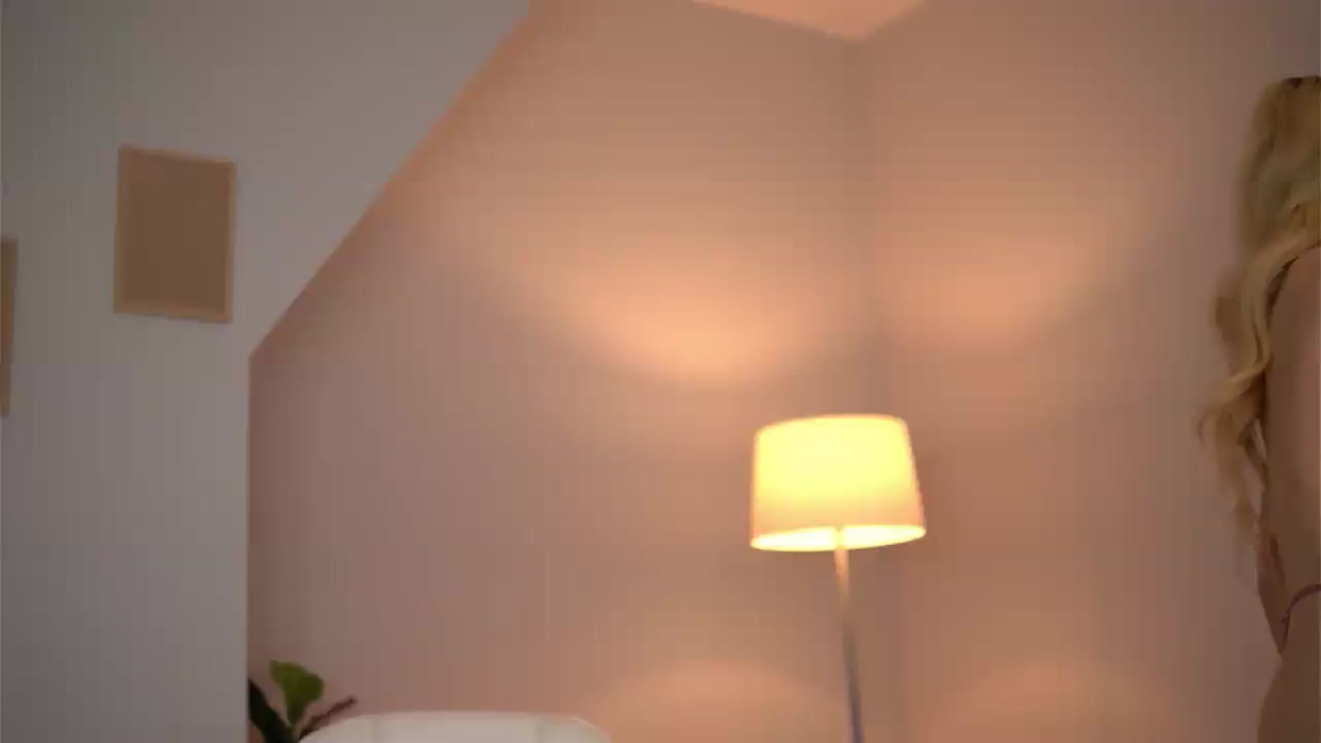 Gallery image thumbnail from SvveetLuna's myfreecams stream on, 08/04/2026, 12:27 image 18 of 20