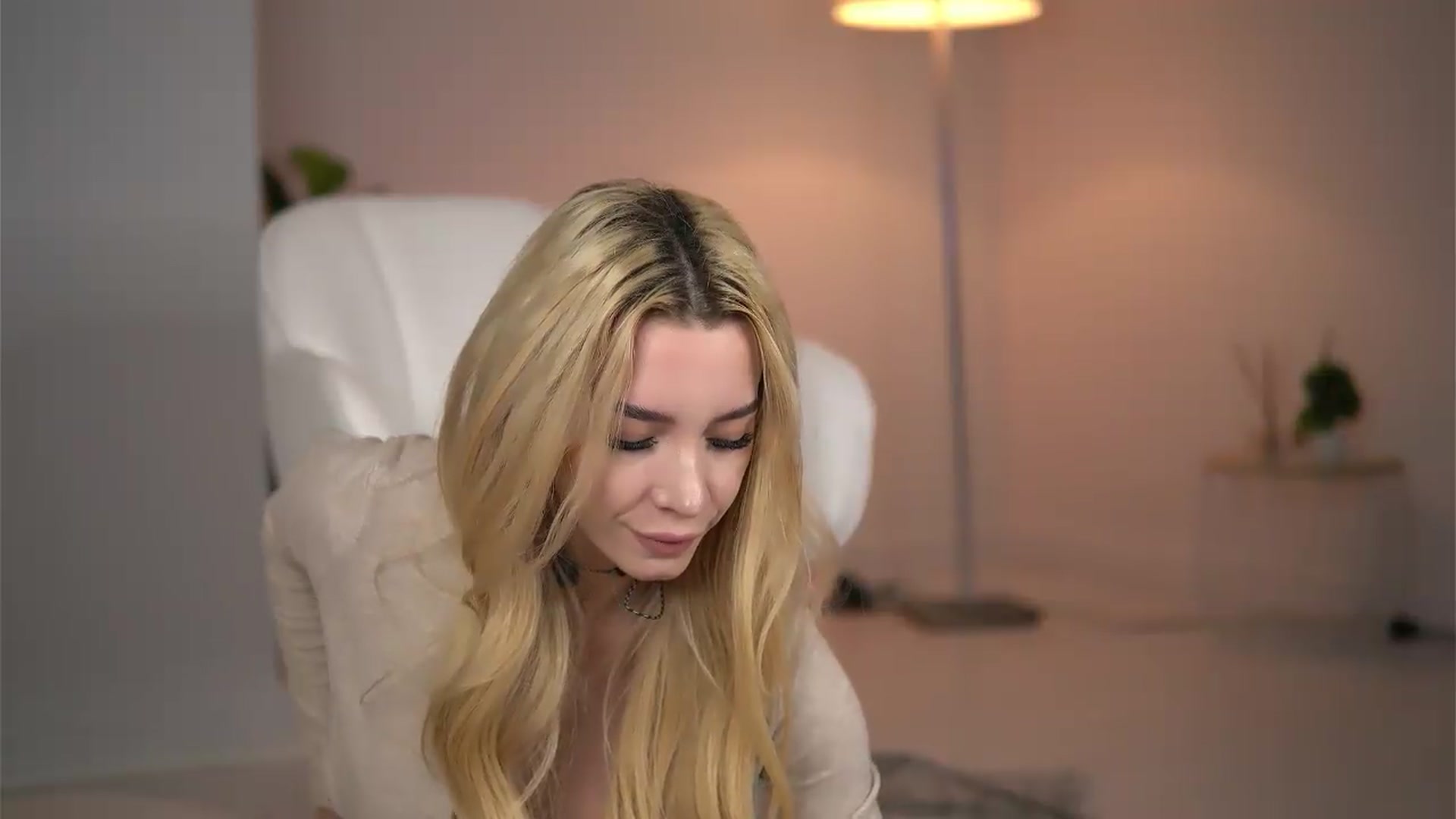 Gallery image thumbnail from SvveetLuna's myfreecams stream on, 09/02/2026, 12:40 image 3 of 20