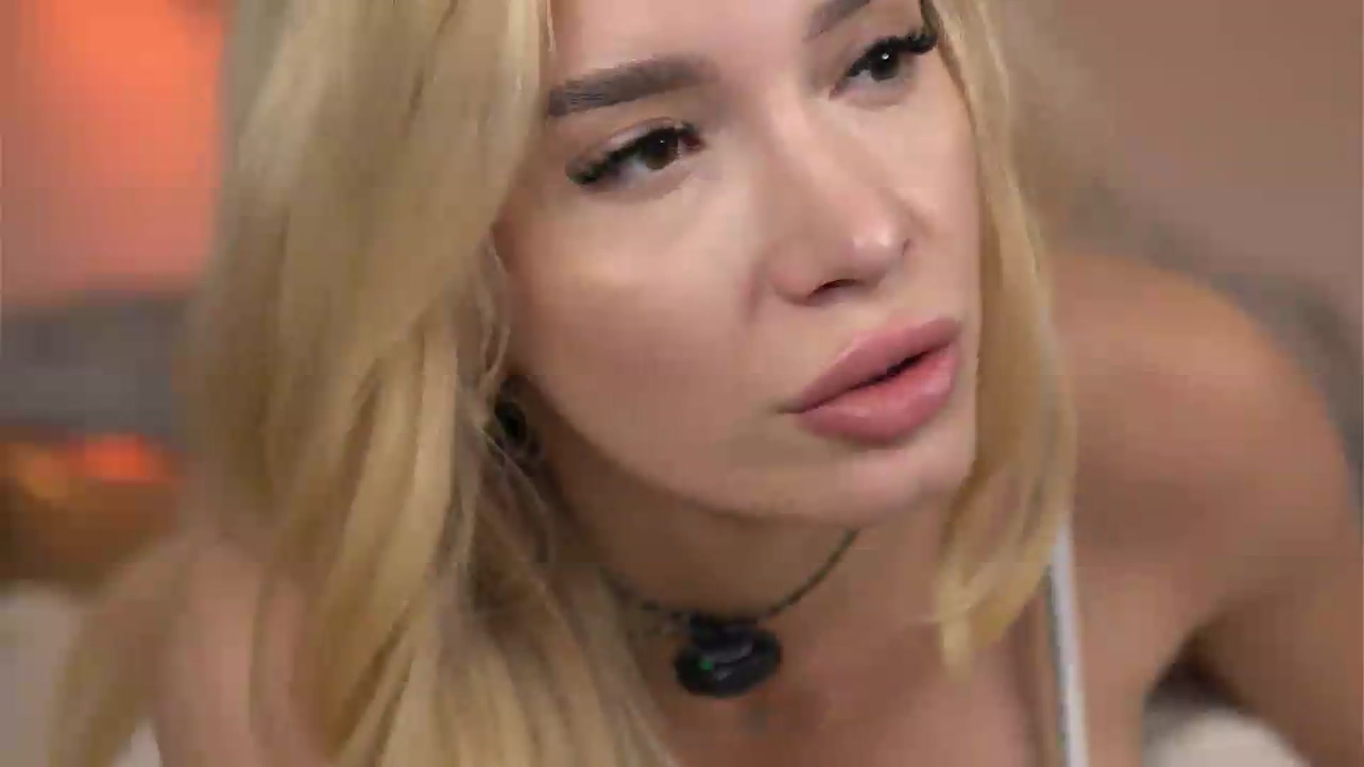 Gallery image thumbnail from SvveetLuna's myfreecams stream on, 09/19/2026, 12:50 image 20 of 20
