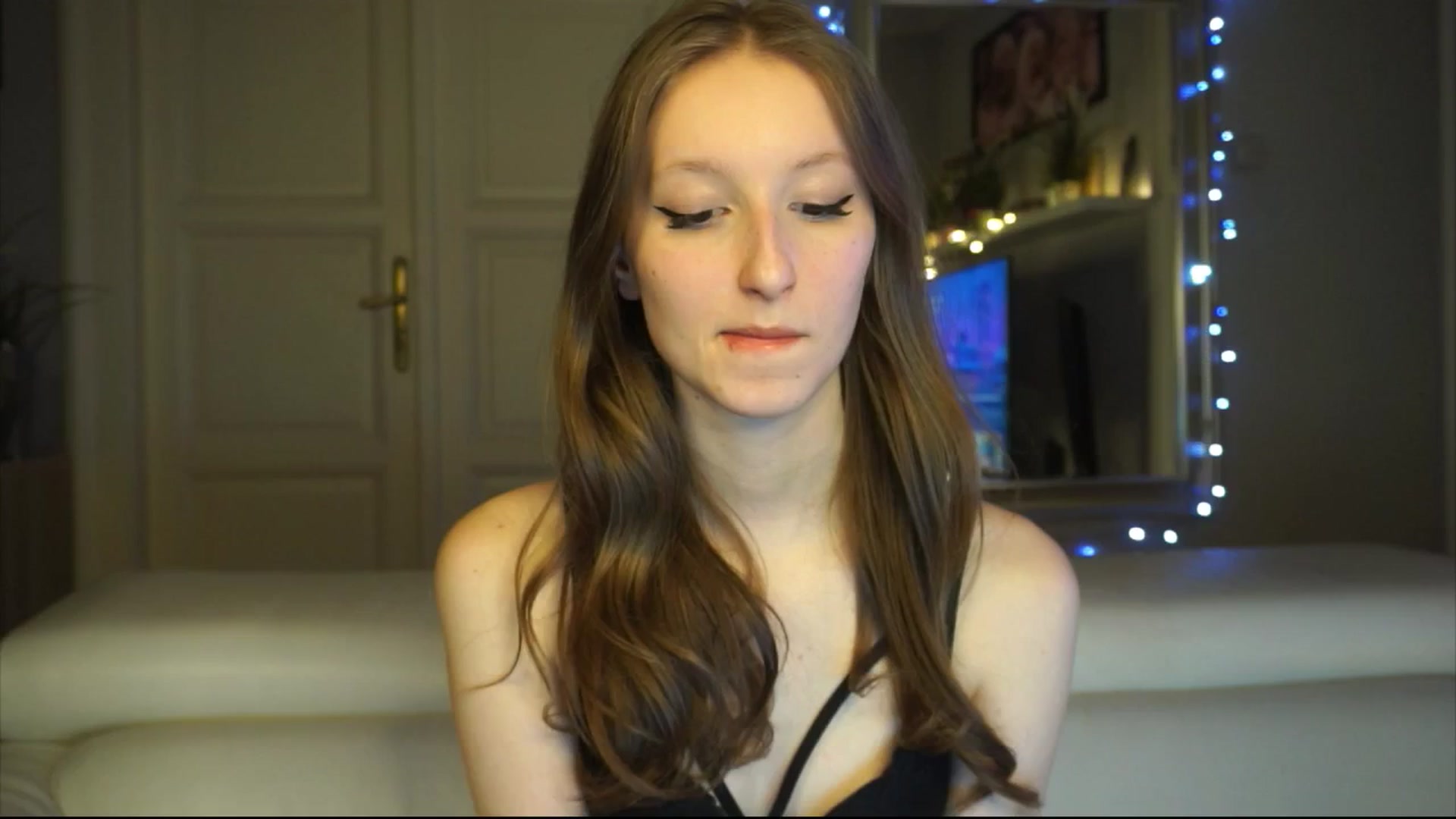 Gallery image thumbnail from Sw33t_g1rl's myfreecams stream on, 01/20/2026, 16:12 image 9 of 20
