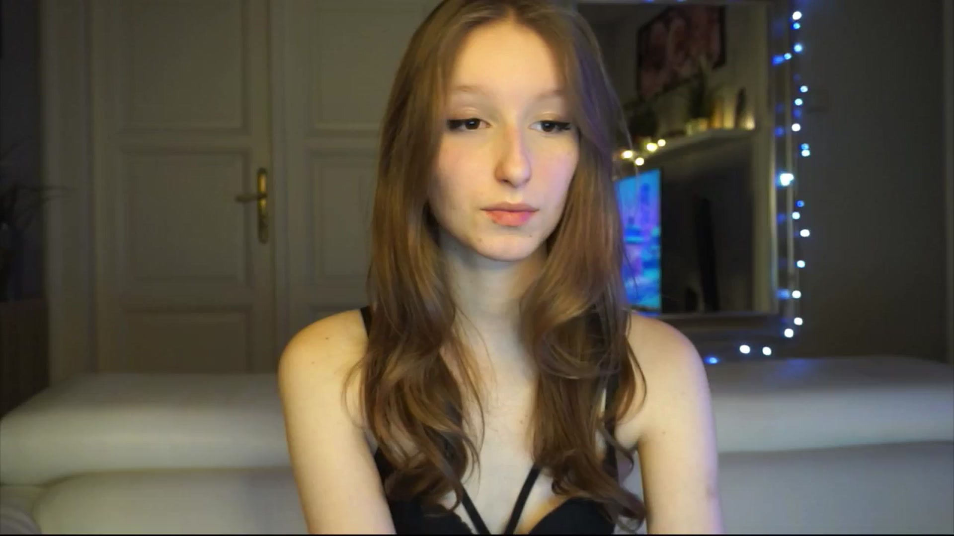 Gallery image thumbnail from Sw33t_g1rl's myfreecams stream on, 01/20/2026, 16:12 image 2 of 20