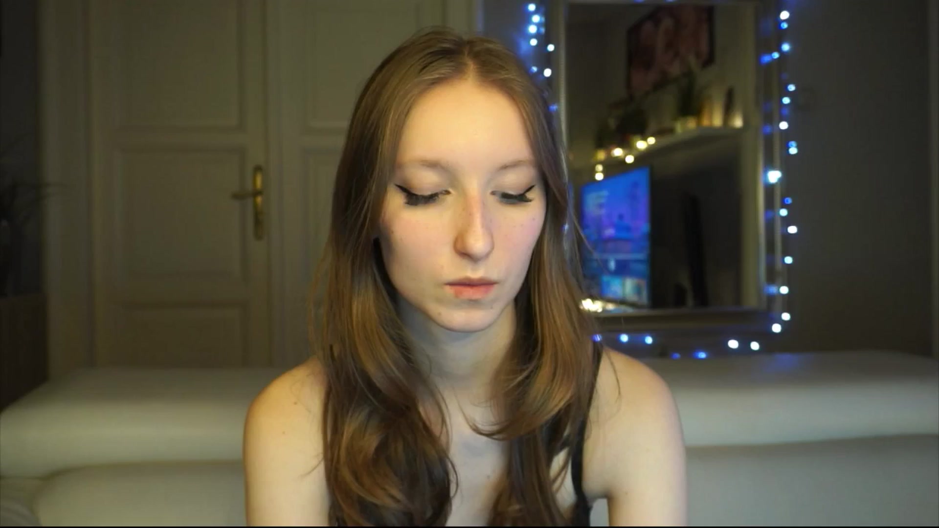 Gallery image thumbnail from Sw33t_g1rl's myfreecams stream on, 01/20/2026, 16:12 image 8 of 20