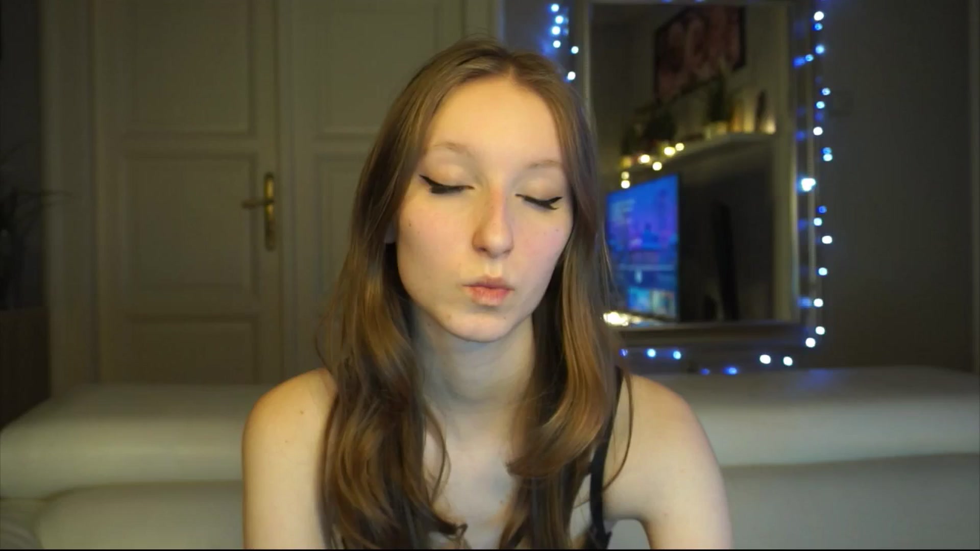 Gallery image thumbnail from Sw33t_g1rl's myfreecams stream on, 01/20/2026, 16:12 image 10 of 20