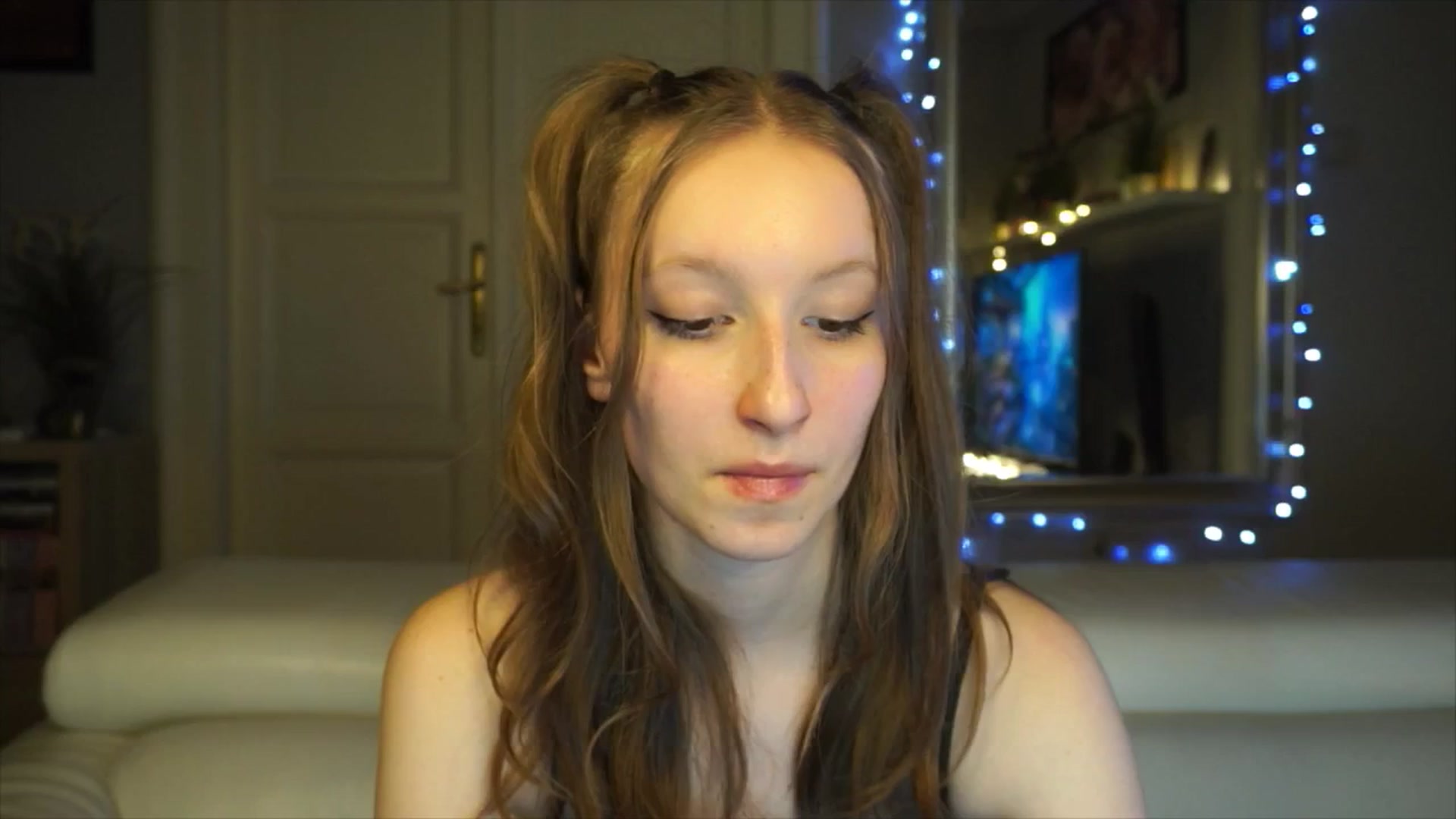 Gallery image thumbnail from Sw33t_g1rl's myfreecams stream on, 01/25/2026, 21:41 image 7 of 20