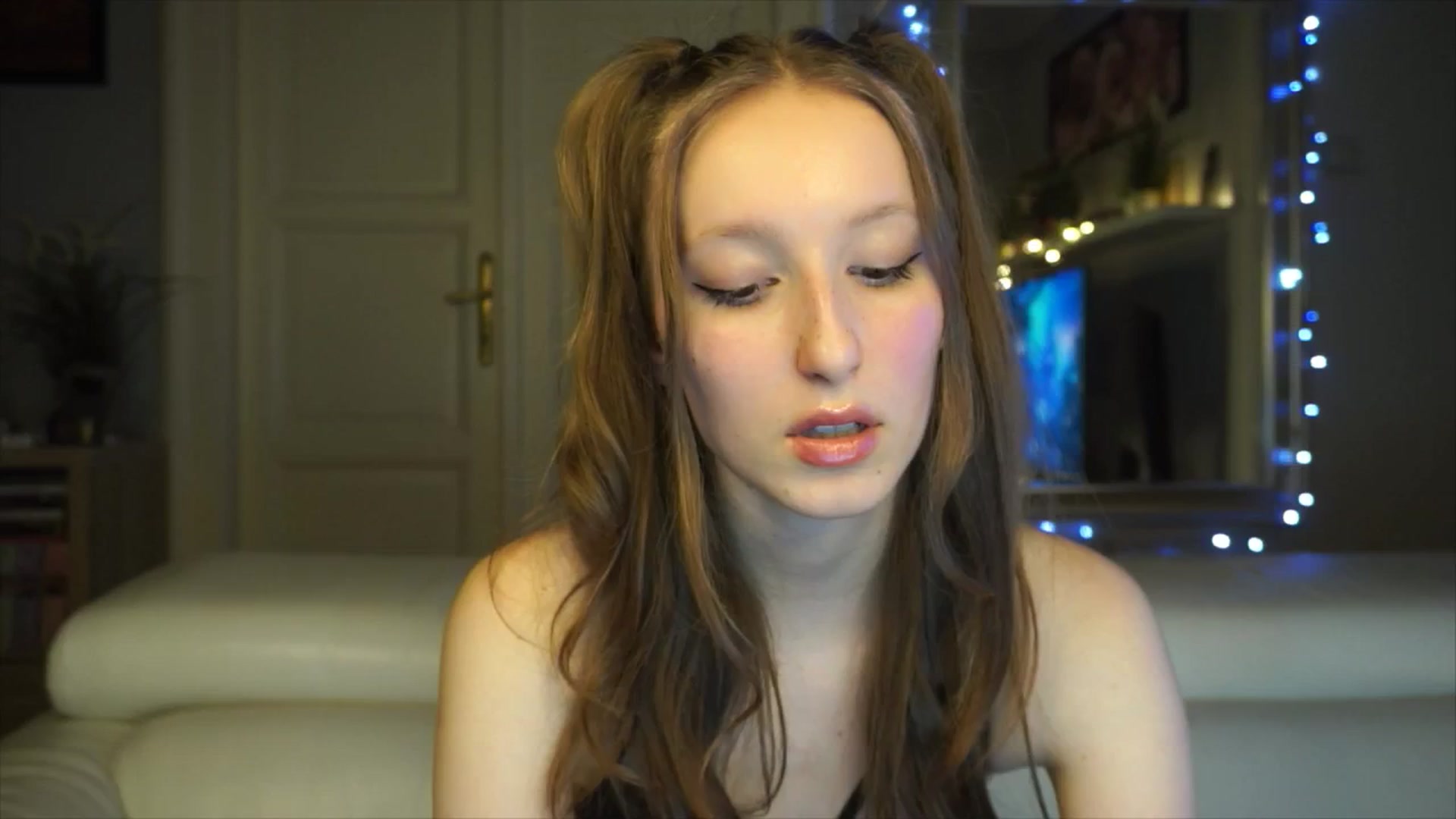 Gallery image thumbnail from Sw33t_g1rl's myfreecams stream on, 01/25/2026, 21:41 image 1 of 20