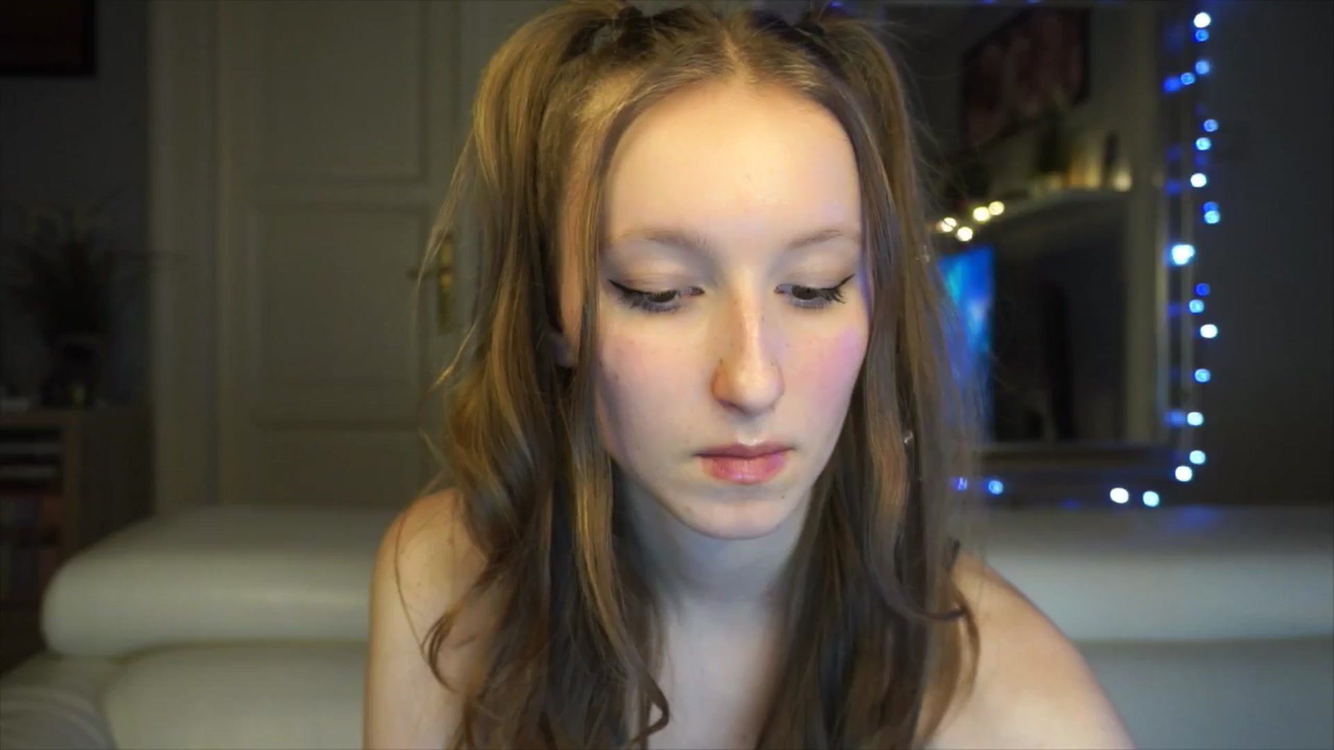 Gallery image thumbnail from Sw33t_g1rl's myfreecams stream on, 01/25/2026, 21:41 image 2 of 20