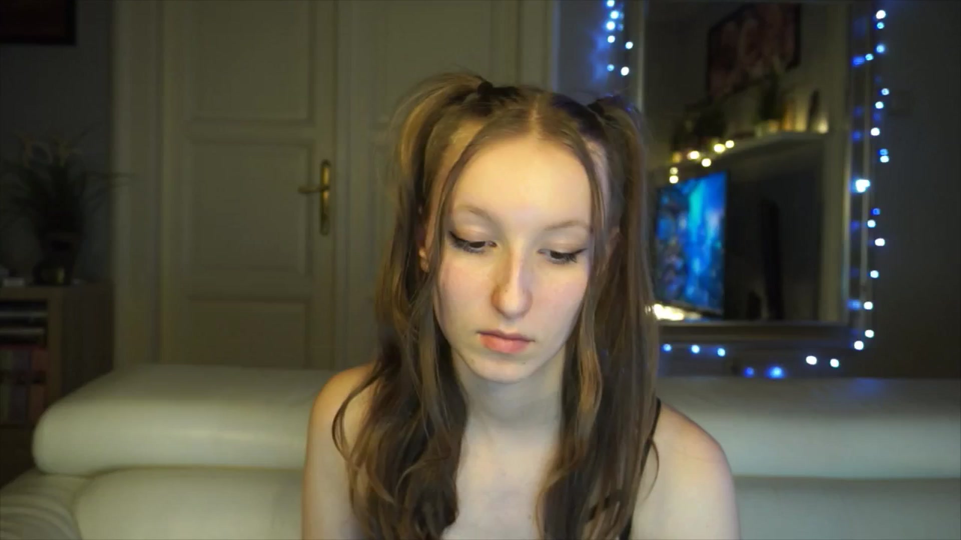 Gallery image thumbnail from Sw33t_g1rl's myfreecams stream on, 01/25/2026, 21:41 image 15 of 20
