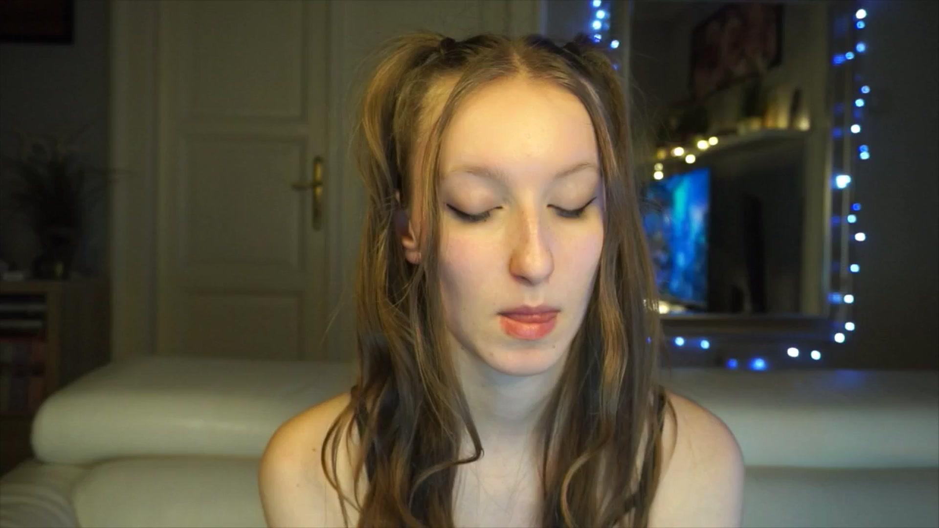 Gallery image thumbnail from Sw33t_g1rl's myfreecams stream on, 01/25/2026, 21:41 image 14 of 20