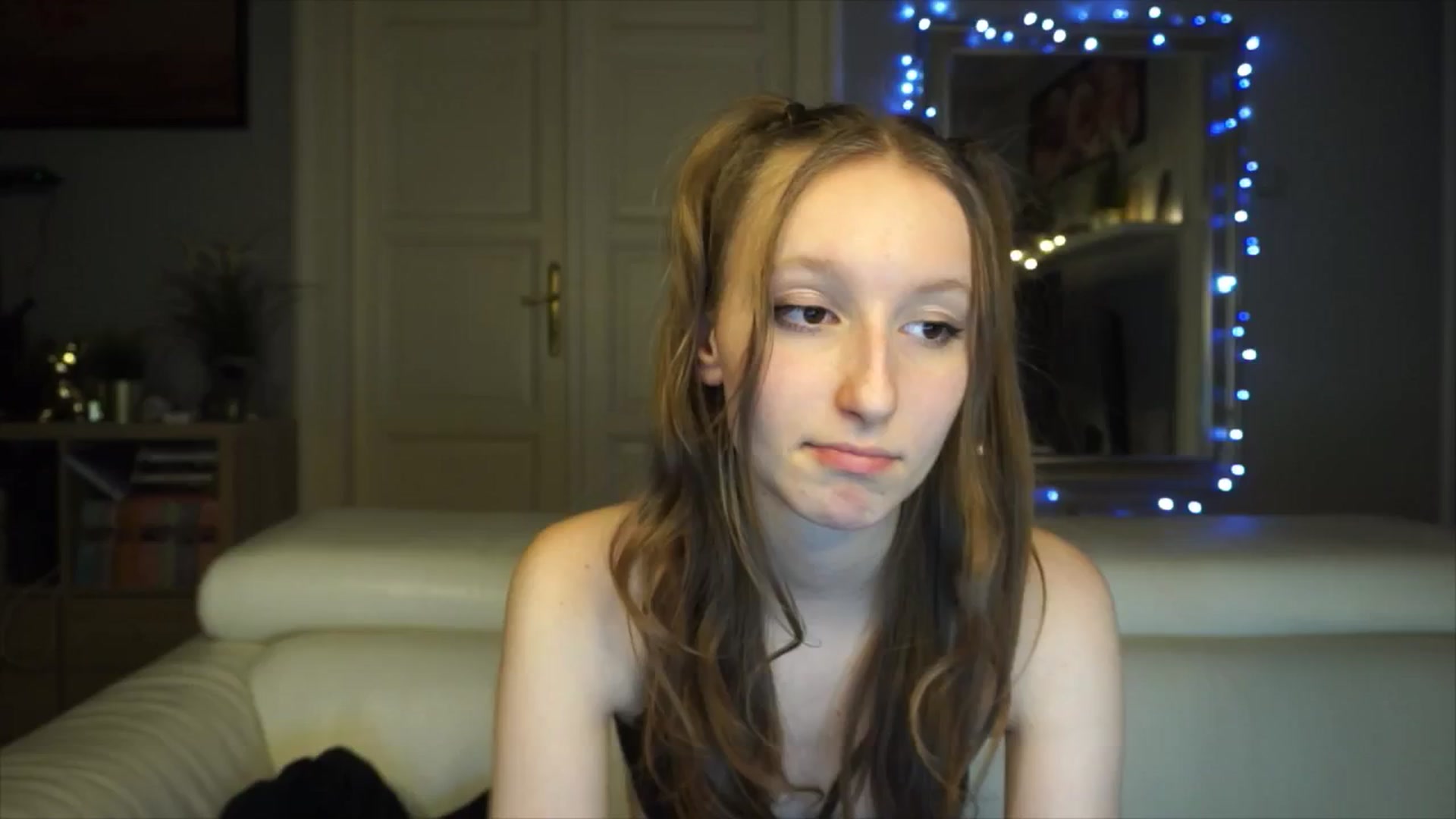 Gallery image thumbnail from Sw33t_g1rl's myfreecams stream on, 01/25/2026, 21:41 image 19 of 20