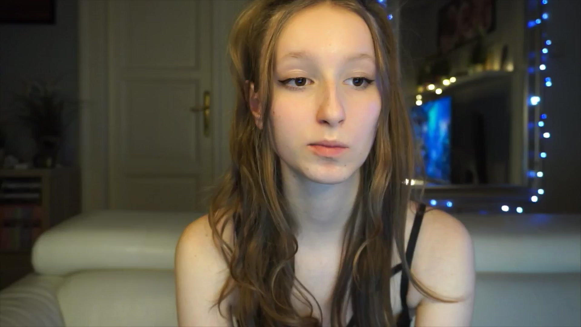 Gallery image thumbnail from Sw33t_g1rl's myfreecams stream on, 01/25/2026, 21:41 image 17 of 20