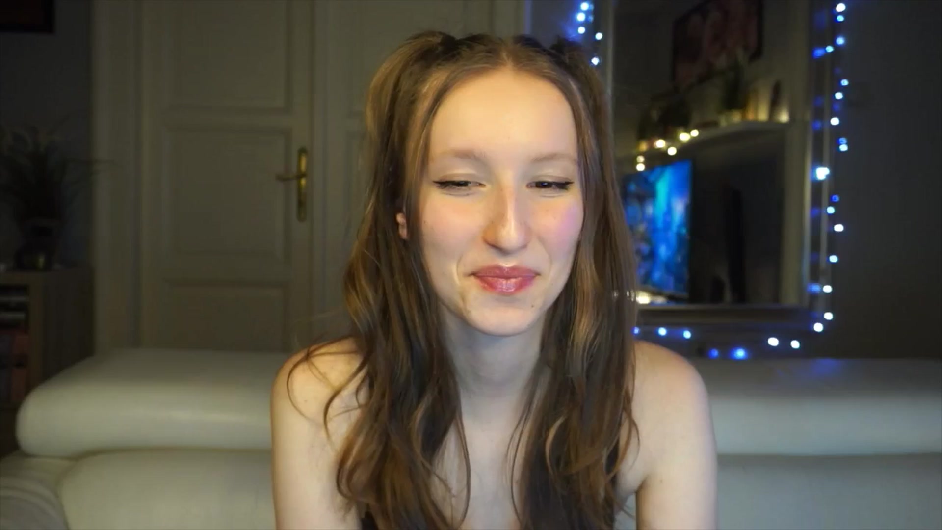 Gallery image thumbnail from Sw33t_g1rl's myfreecams stream on, 01/25/2026, 21:41 image 5 of 20