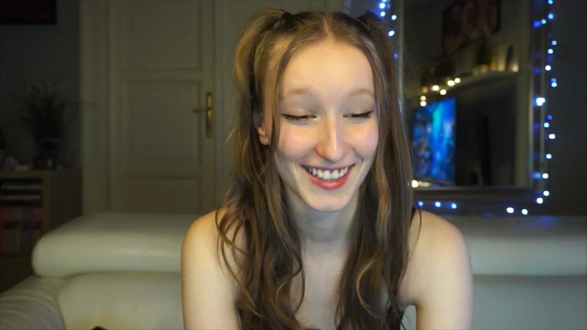 Gallery image thumbnail from Sw33t_g1rl's myfreecams stream on, 01/25/2026, 21:41 image 18 of 20