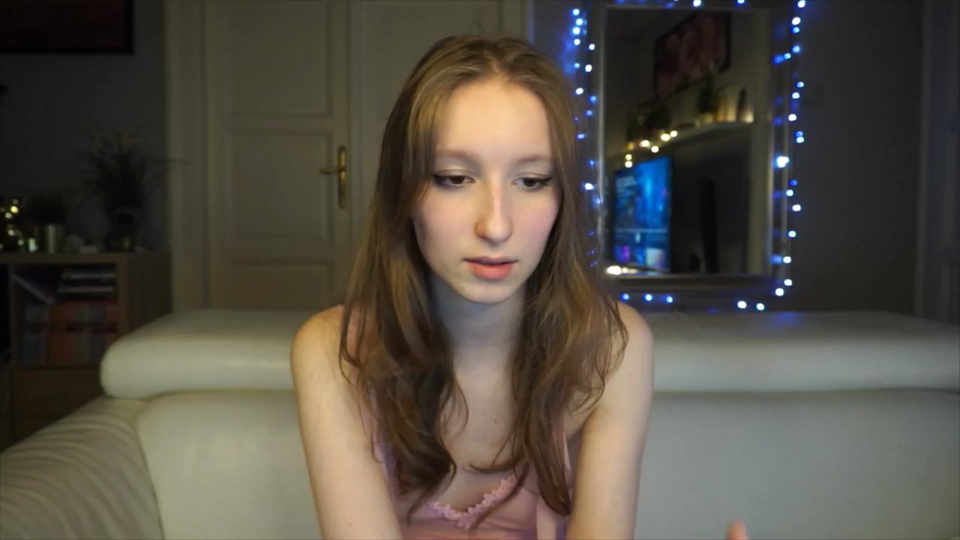 Gallery image thumbnail from Sw33t_g1rl's myfreecams stream on, 01/26/2026, 18:37 image 10 of 20