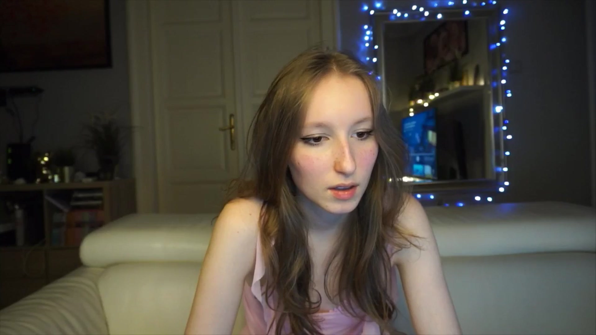 Gallery image thumbnail from Sw33t_g1rl's myfreecams stream on, 01/28/2026, 18:54 image 6 of 20