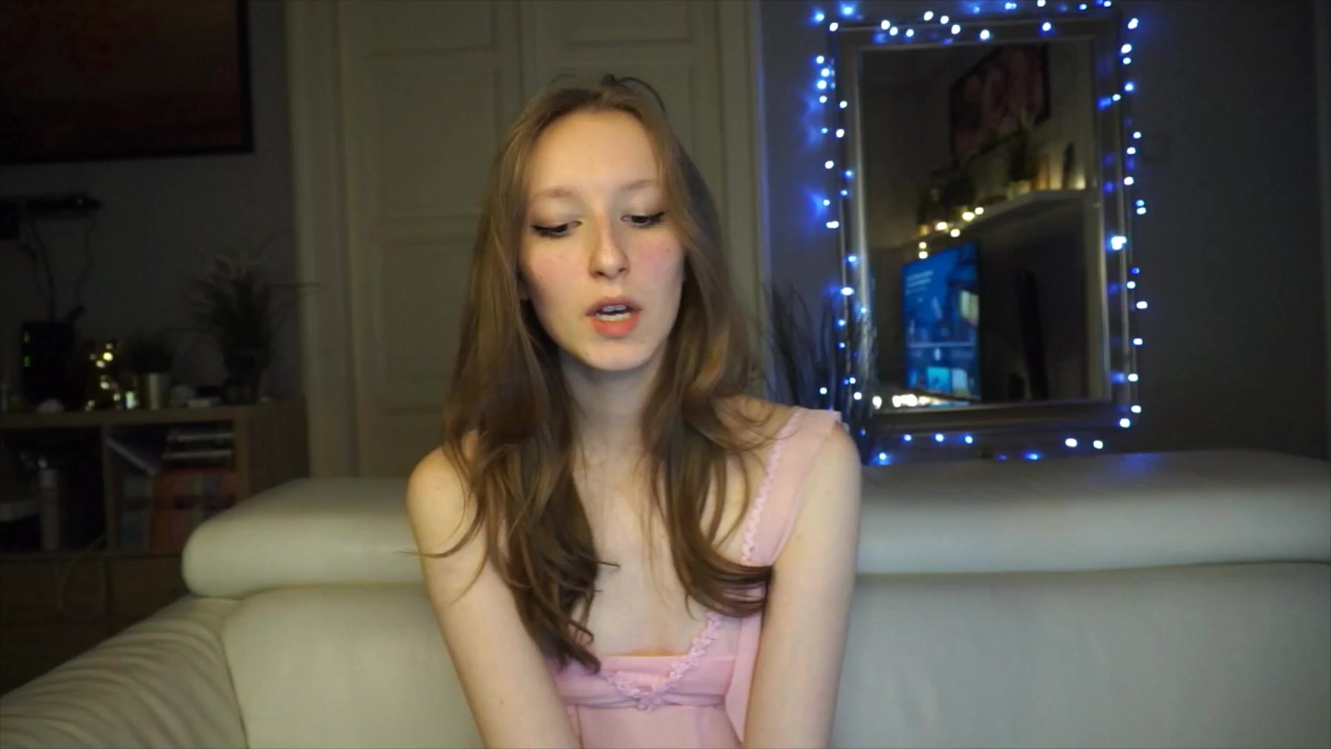 Gallery image thumbnail from Sw33t_g1rl's myfreecams stream on, 01/28/2026, 18:54 image 15 of 20