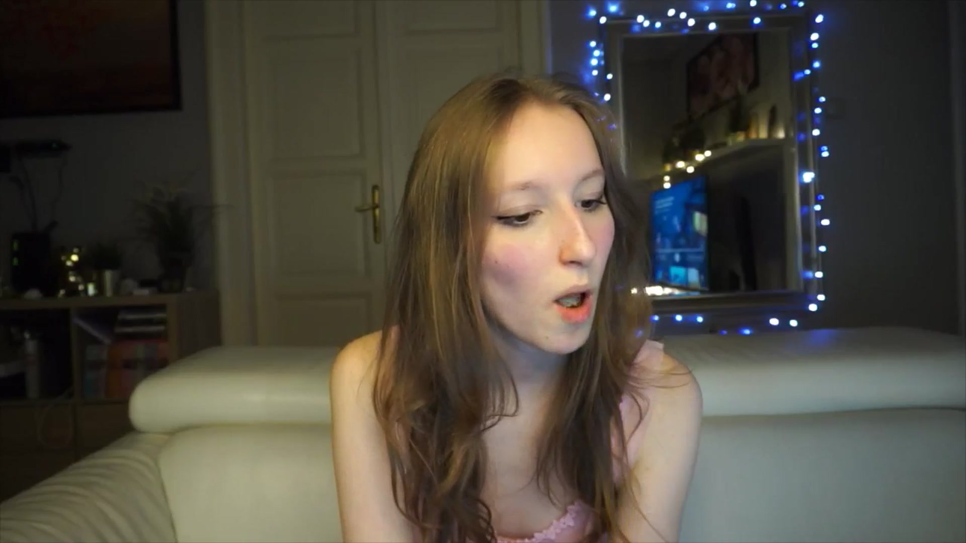 Gallery image thumbnail from Sw33t_g1rl's myfreecams stream on, 01/28/2026, 18:54 image 8 of 20