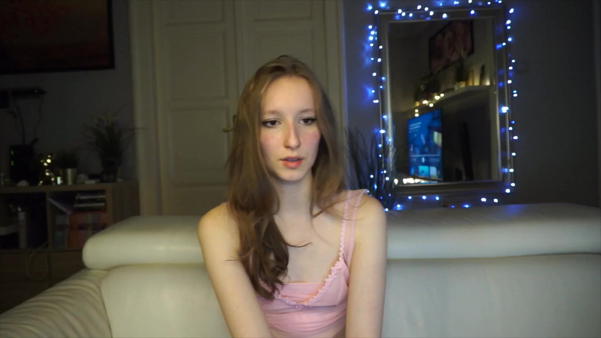 Gallery image thumbnail from Sw33t_g1rl's myfreecams stream on, 01/28/2026, 18:54 image 13 of 20