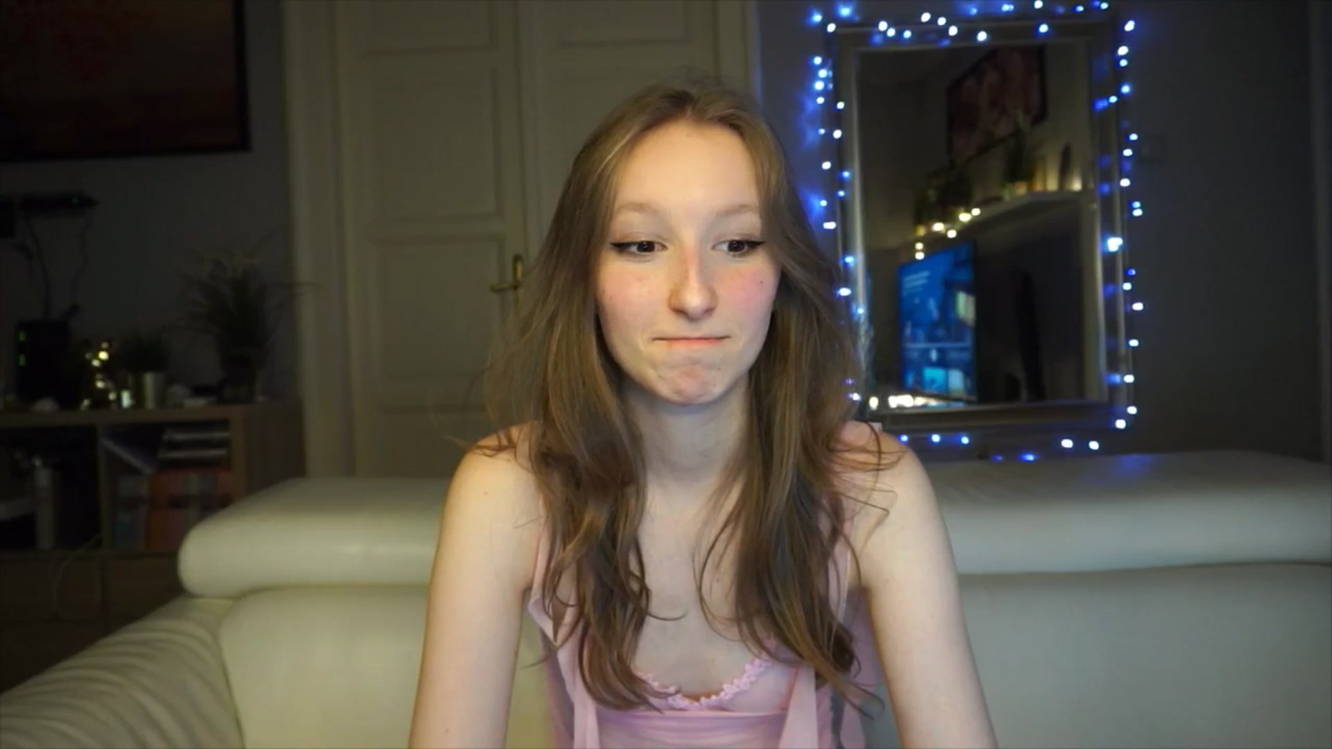 Gallery image thumbnail from Sw33t_g1rl's myfreecams stream on, 01/28/2026, 18:54 image 7 of 20