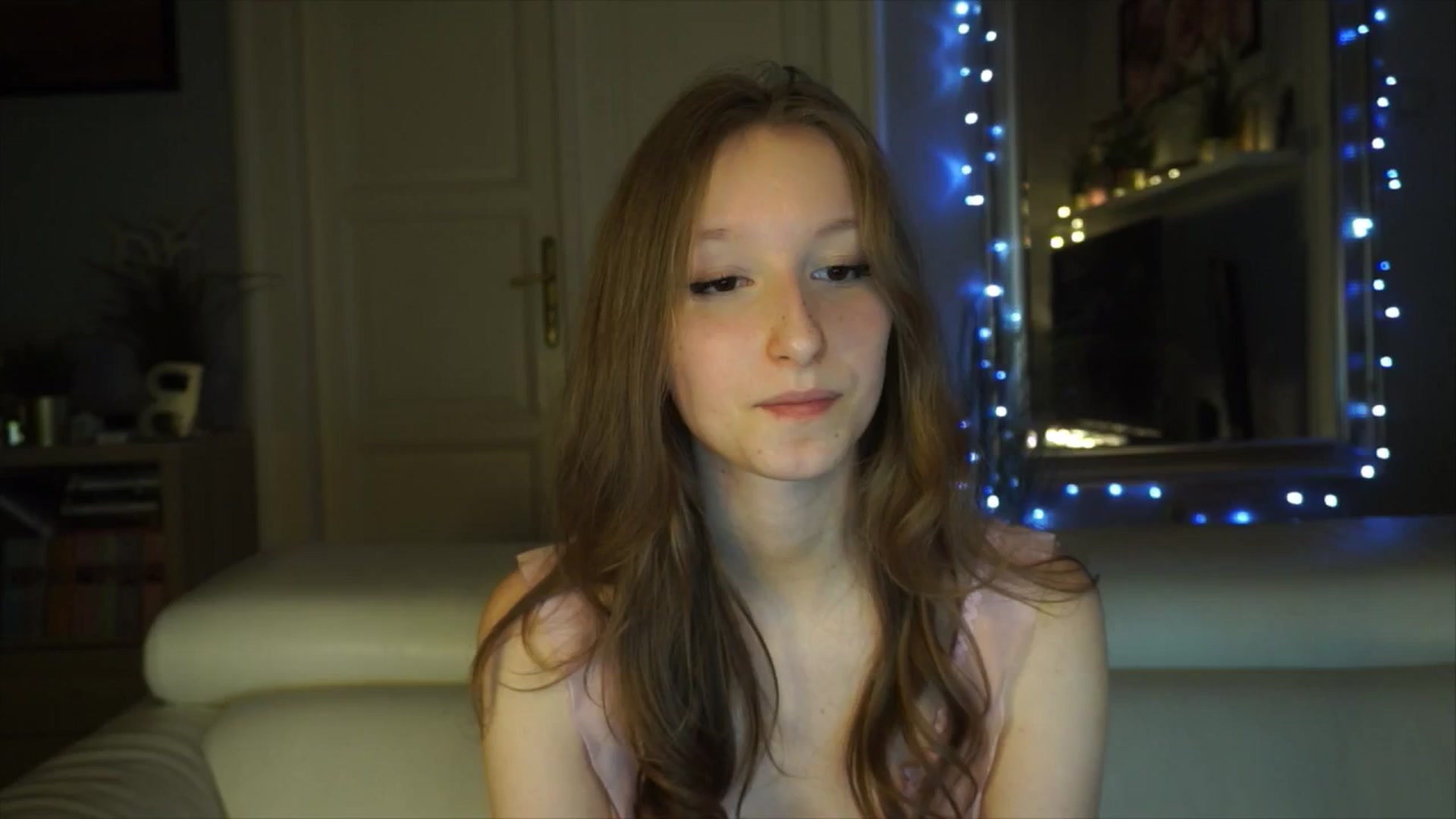 Gallery image thumbnail from Sw33t_g1rl's myfreecams stream on, 01/30/2026, 17:06 image 11 of 20