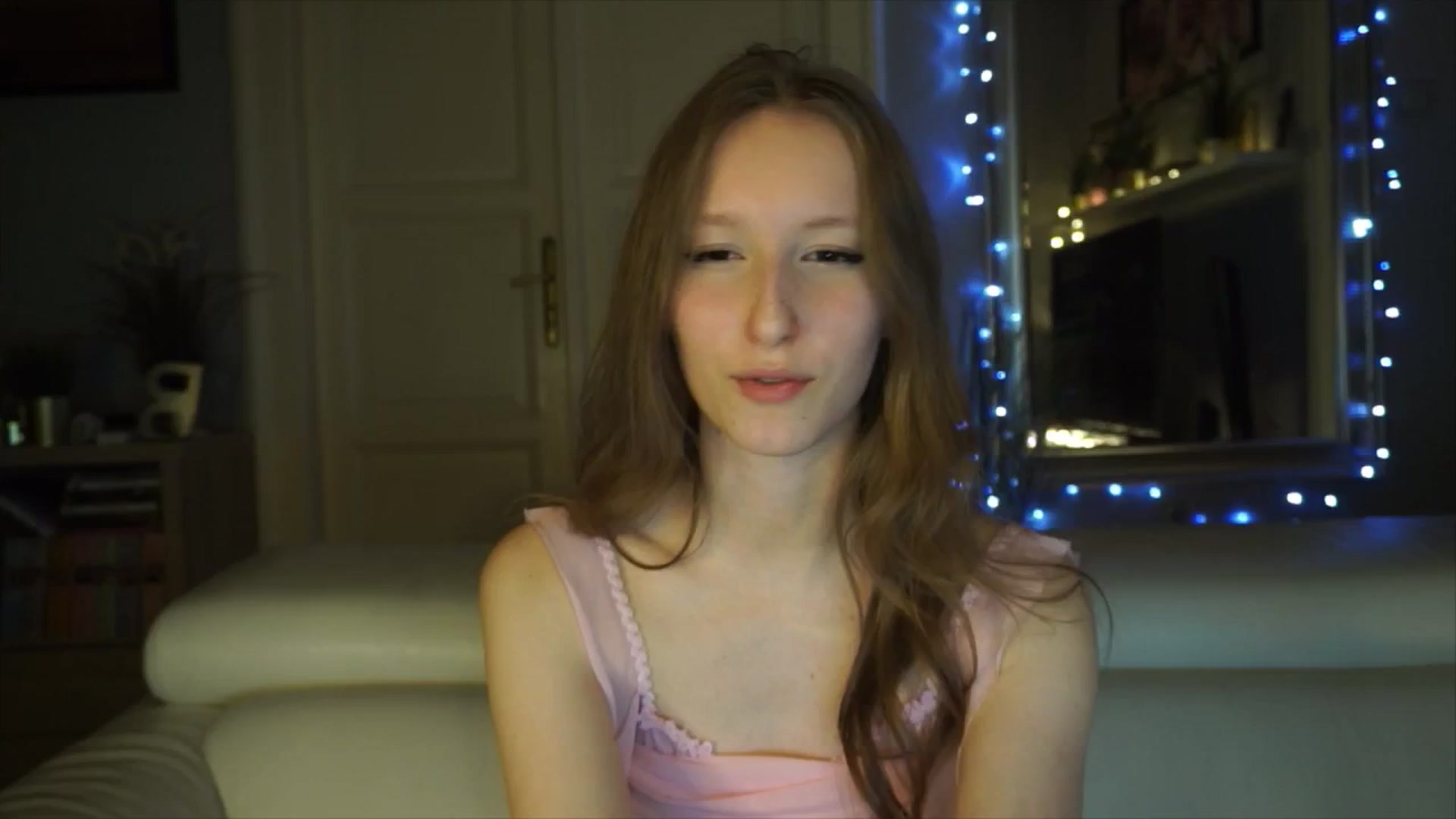 Gallery image thumbnail from Sw33t_g1rl's myfreecams stream on, 01/30/2026, 17:06 image 7 of 20