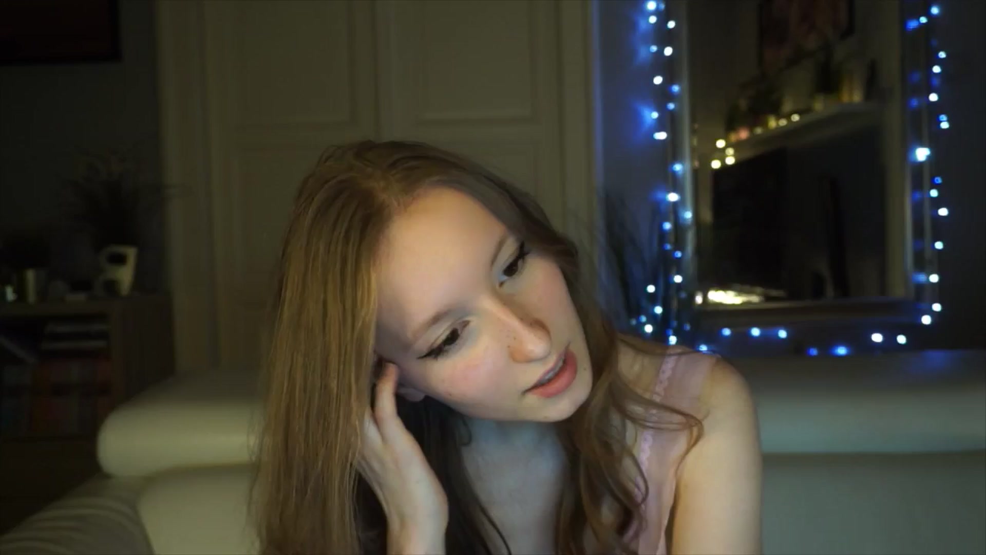 Gallery image thumbnail from Sw33t_g1rl's myfreecams stream on, 01/30/2026, 17:06 image 16 of 20