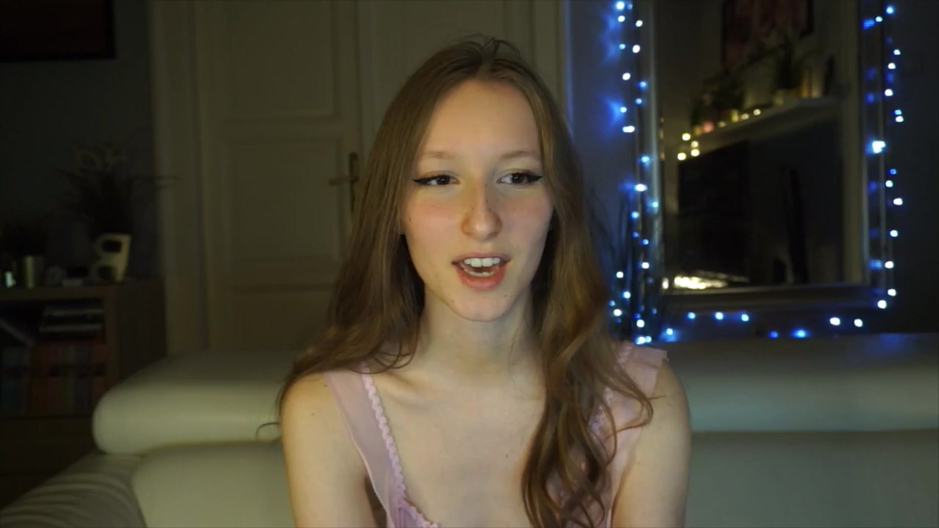 Gallery image thumbnail from Sw33t_g1rl's myfreecams stream on, 01/30/2026, 17:06 image 19 of 20