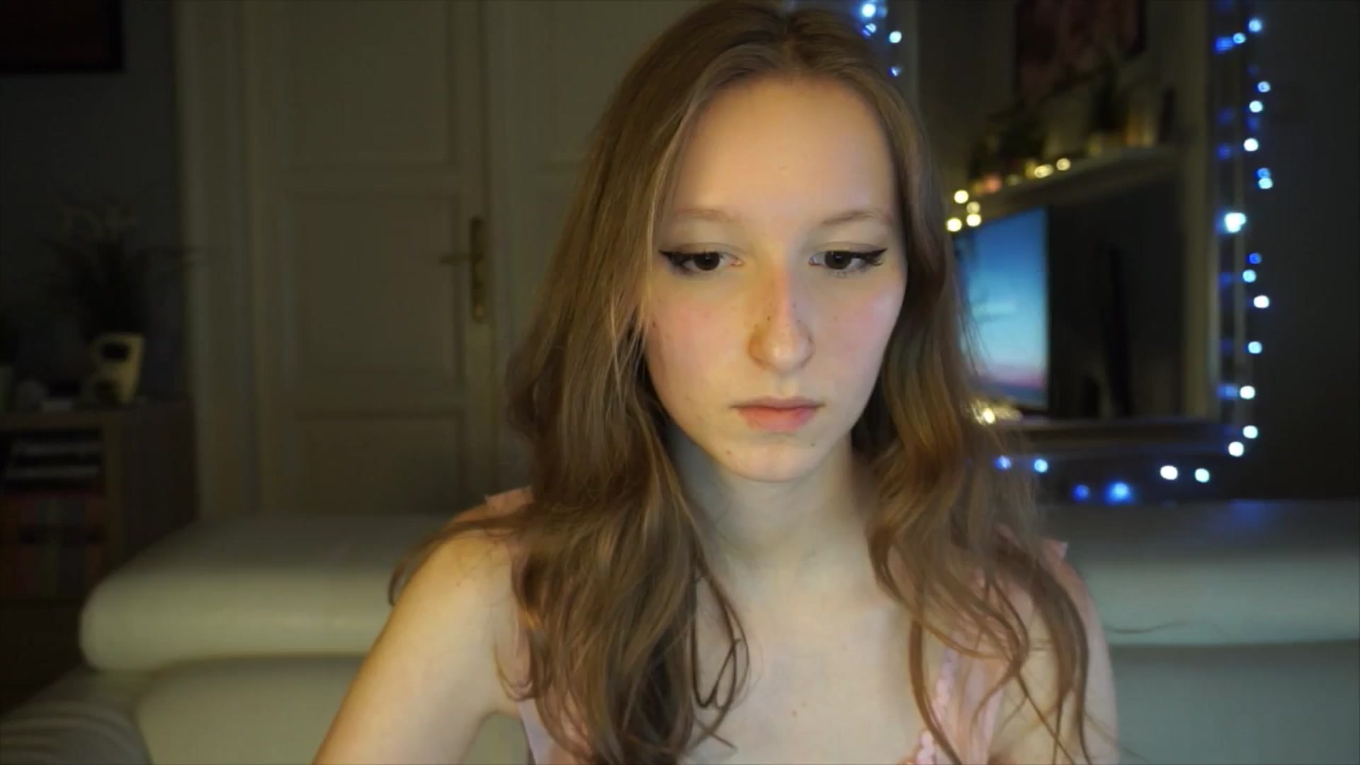 Gallery image thumbnail from Sw33t_g1rl's myfreecams stream on, 01/30/2026, 18:19 image 19 of 20