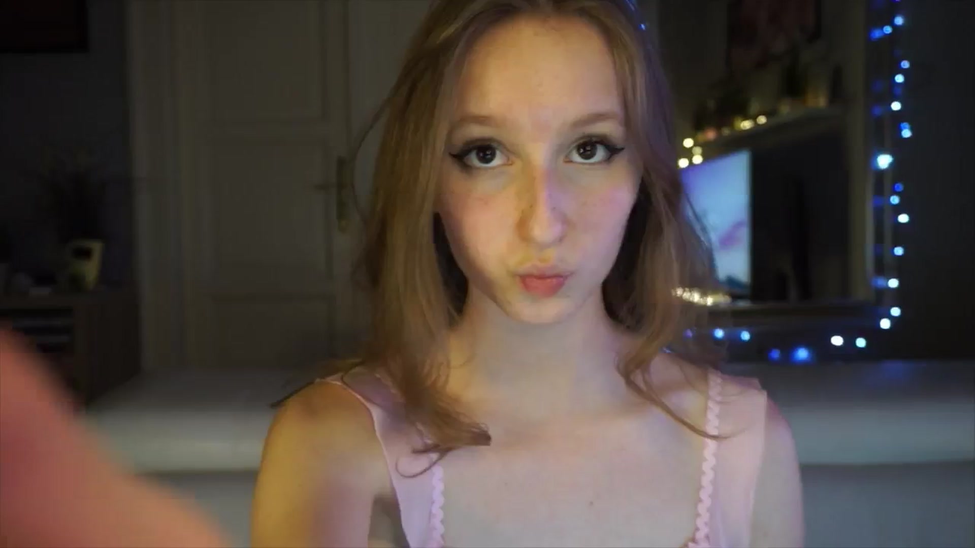 Gallery image thumbnail from Sw33t_g1rl's myfreecams stream on, 01/30/2026, 18:19 image 16 of 20