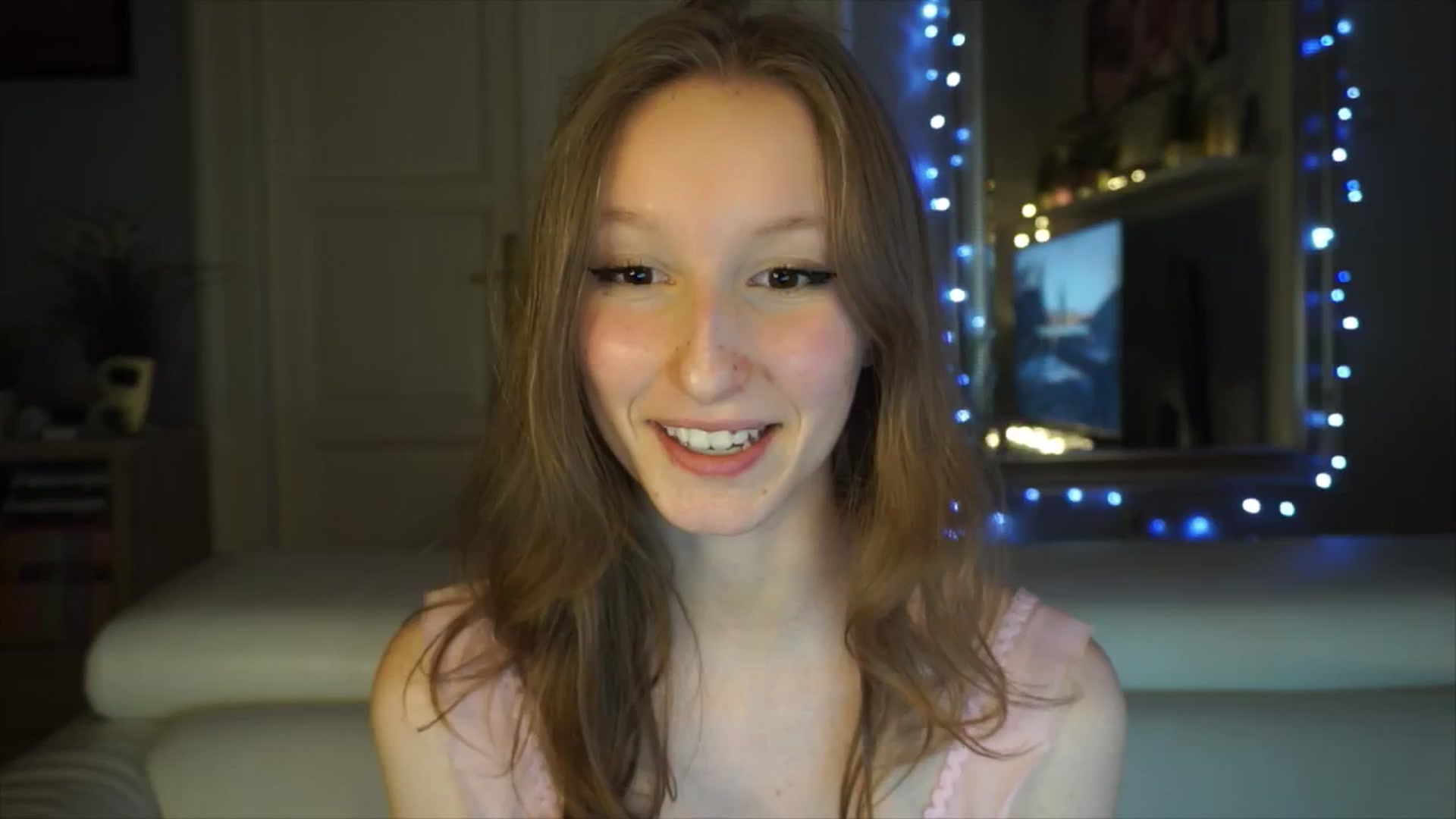 Gallery image thumbnail from Sw33t_g1rl's myfreecams stream on, 01/30/2026, 18:19 image 14 of 20