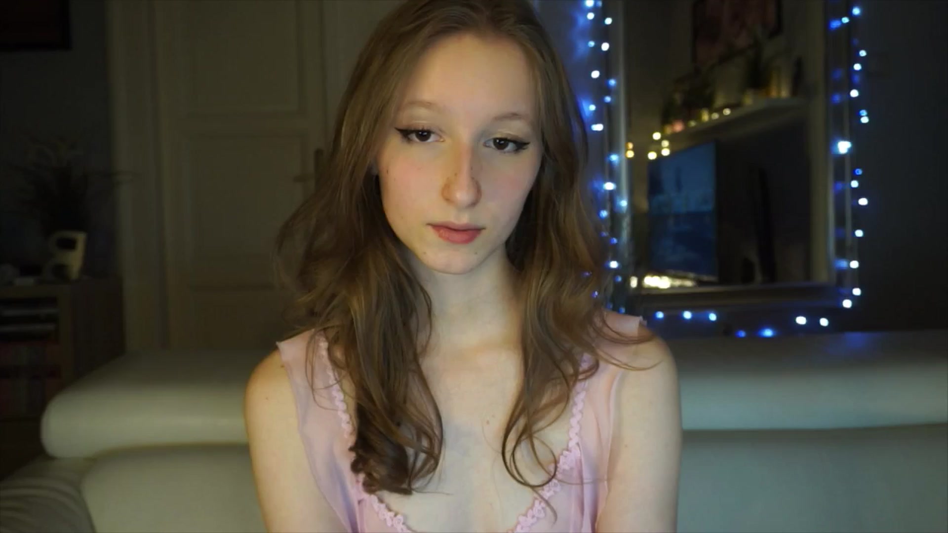 Gallery image thumbnail from Sw33t_g1rl's myfreecams stream on, 01/30/2026, 18:19 image 11 of 20