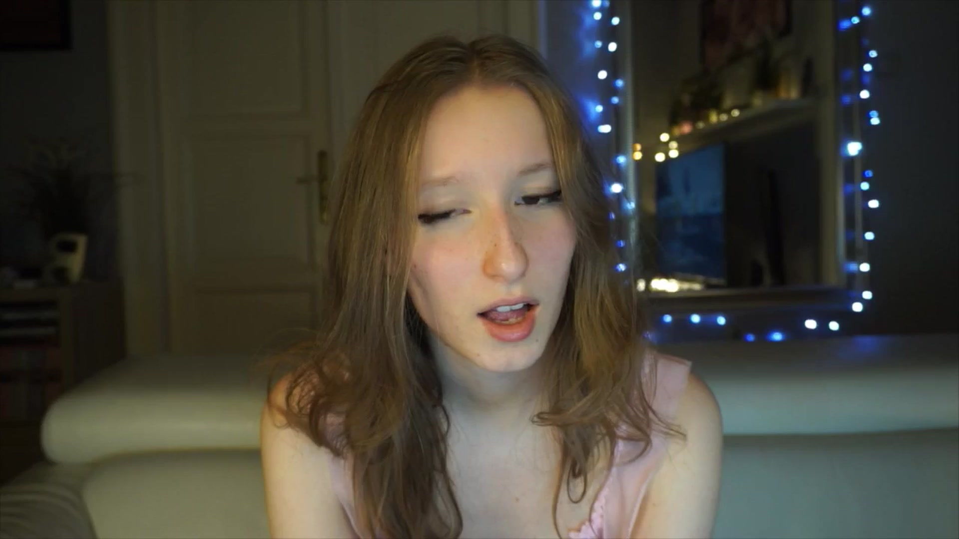 Gallery image thumbnail from Sw33t_g1rl's myfreecams stream on, 01/30/2026, 18:19 image 6 of 20