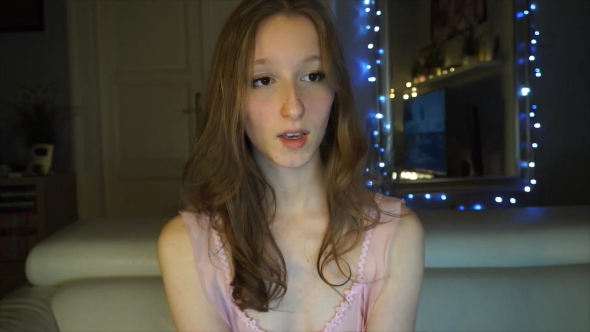 Gallery image thumbnail from Sw33t_g1rl's myfreecams stream on, 01/30/2026, 18:19 image 10 of 20