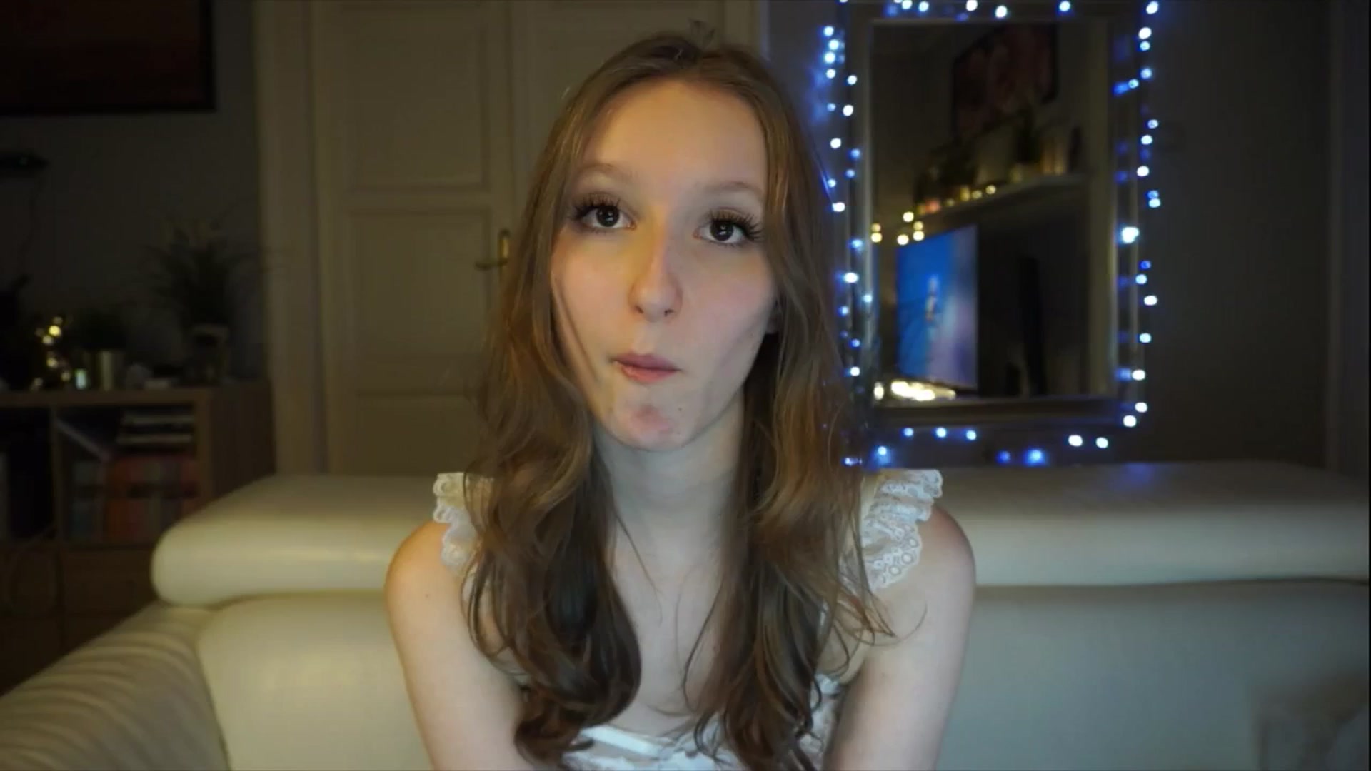 Gallery image thumbnail from Sw33t_g1rl's myfreecams stream on, 01/31/2026, 20:30 image 4 of 20