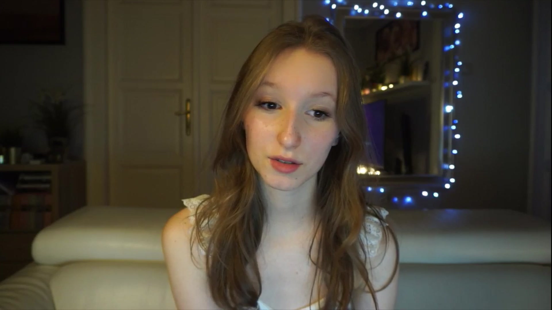 Gallery image thumbnail from Sw33t_g1rl's myfreecams stream on, 02/01/2026, 09:59 image 17 of 20