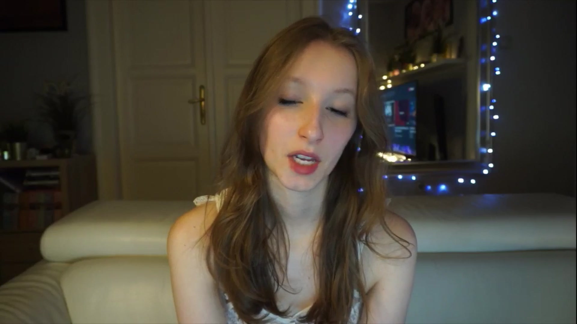 Gallery image thumbnail from Sw33t_g1rl's myfreecams stream on, 02/01/2026, 11:02 image 12 of 20